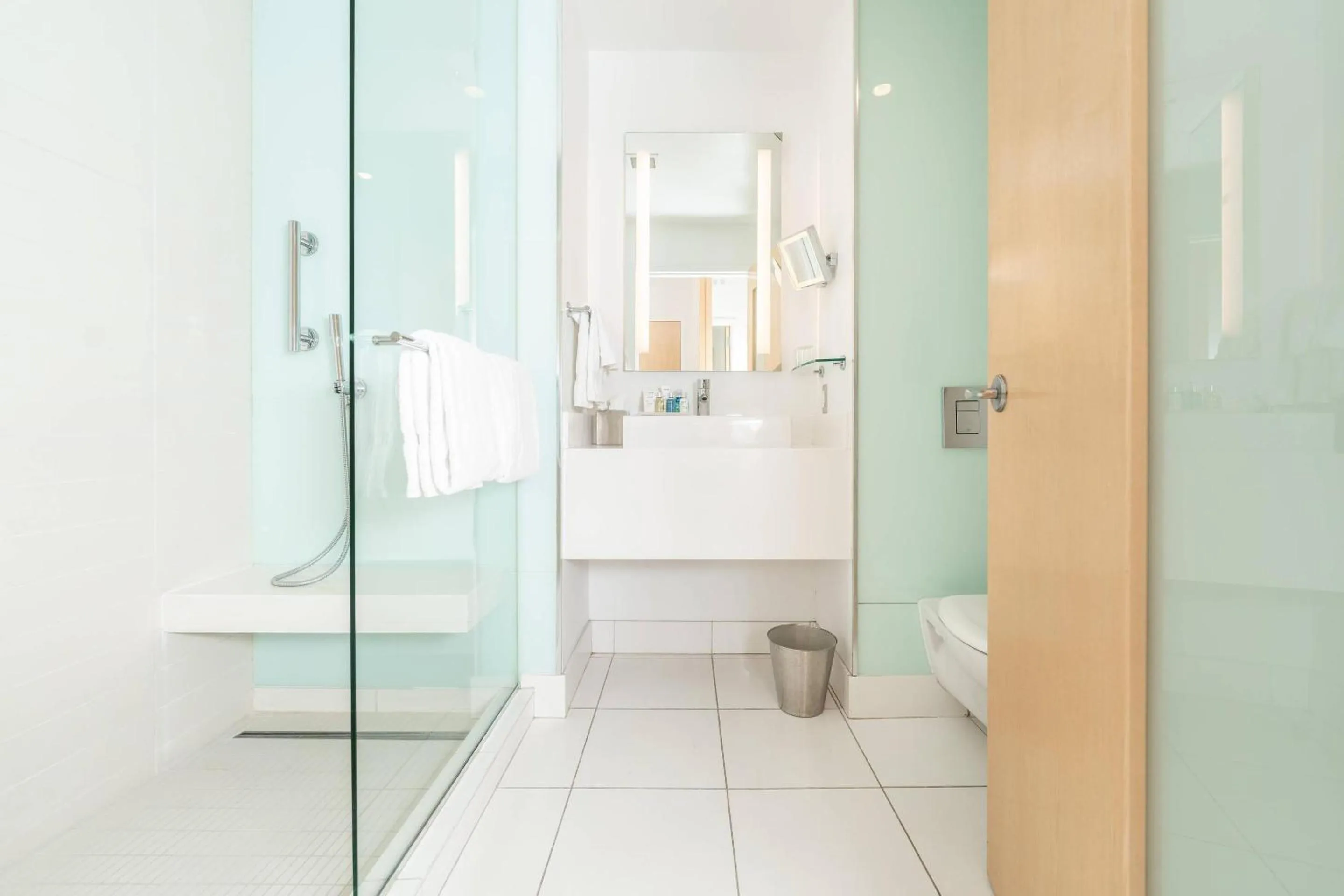 Bedroom in Radisson Blu Mall of America