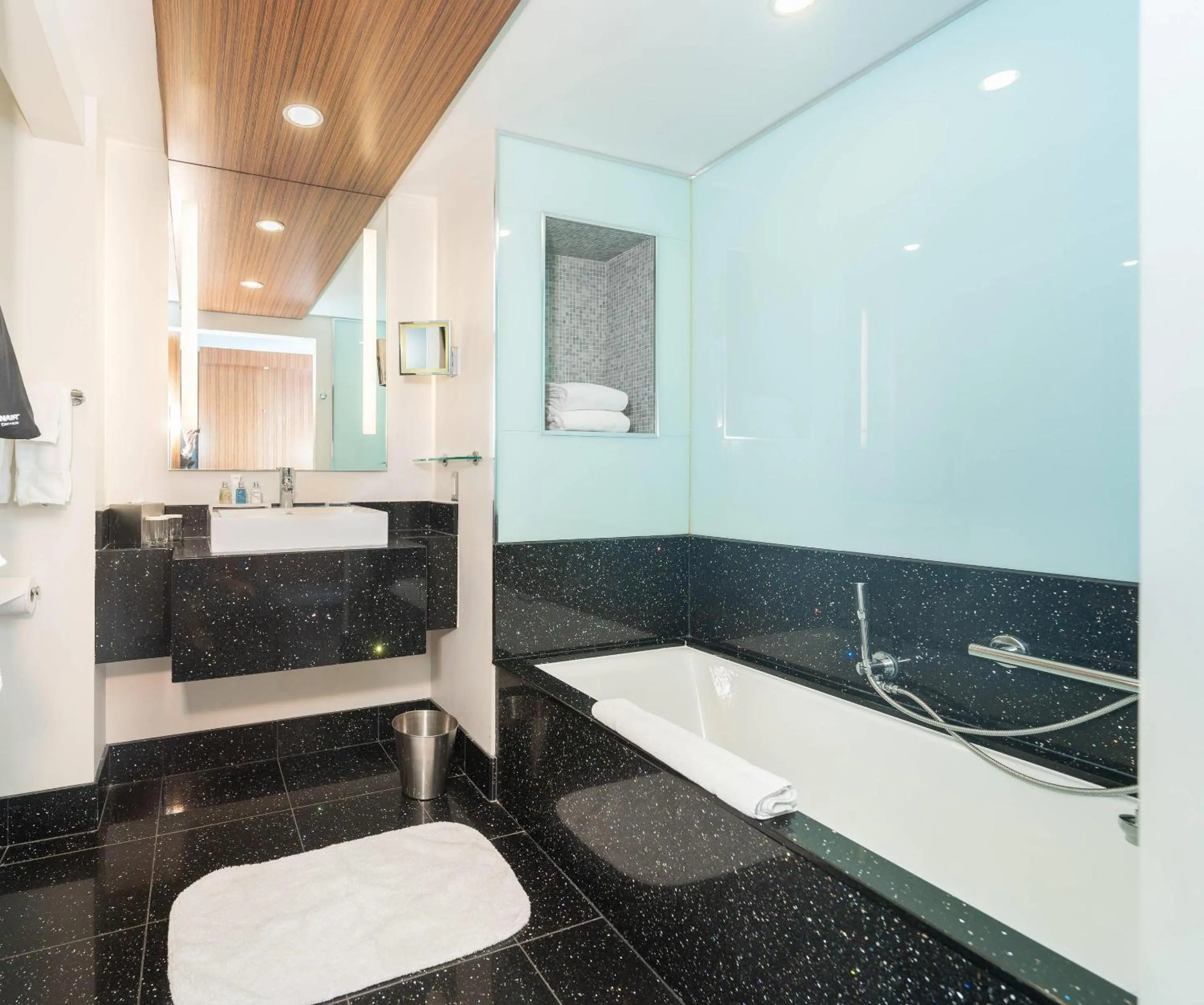 Bedroom in Radisson Blu Mall of America