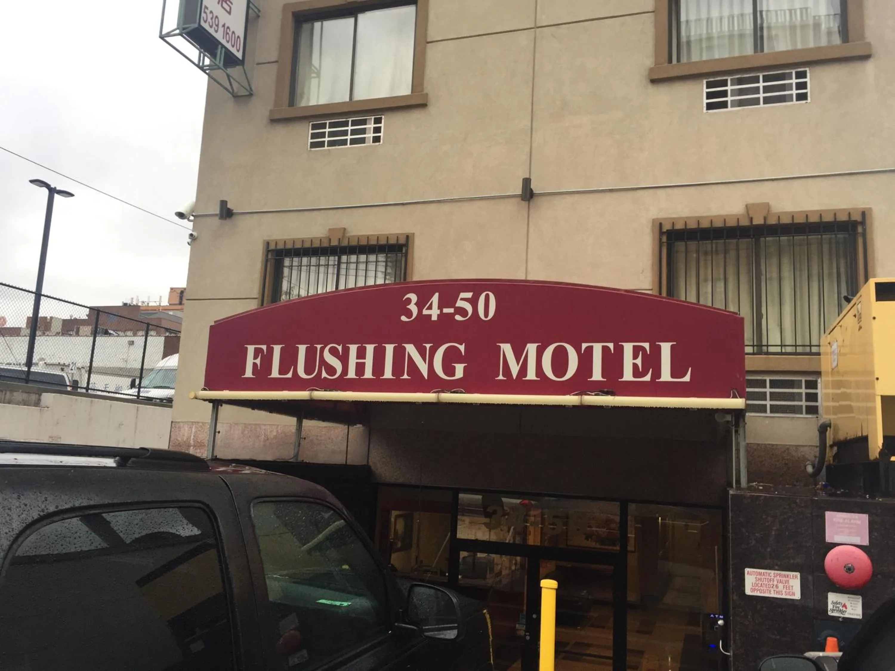 Facade/entrance in Flushing Motel