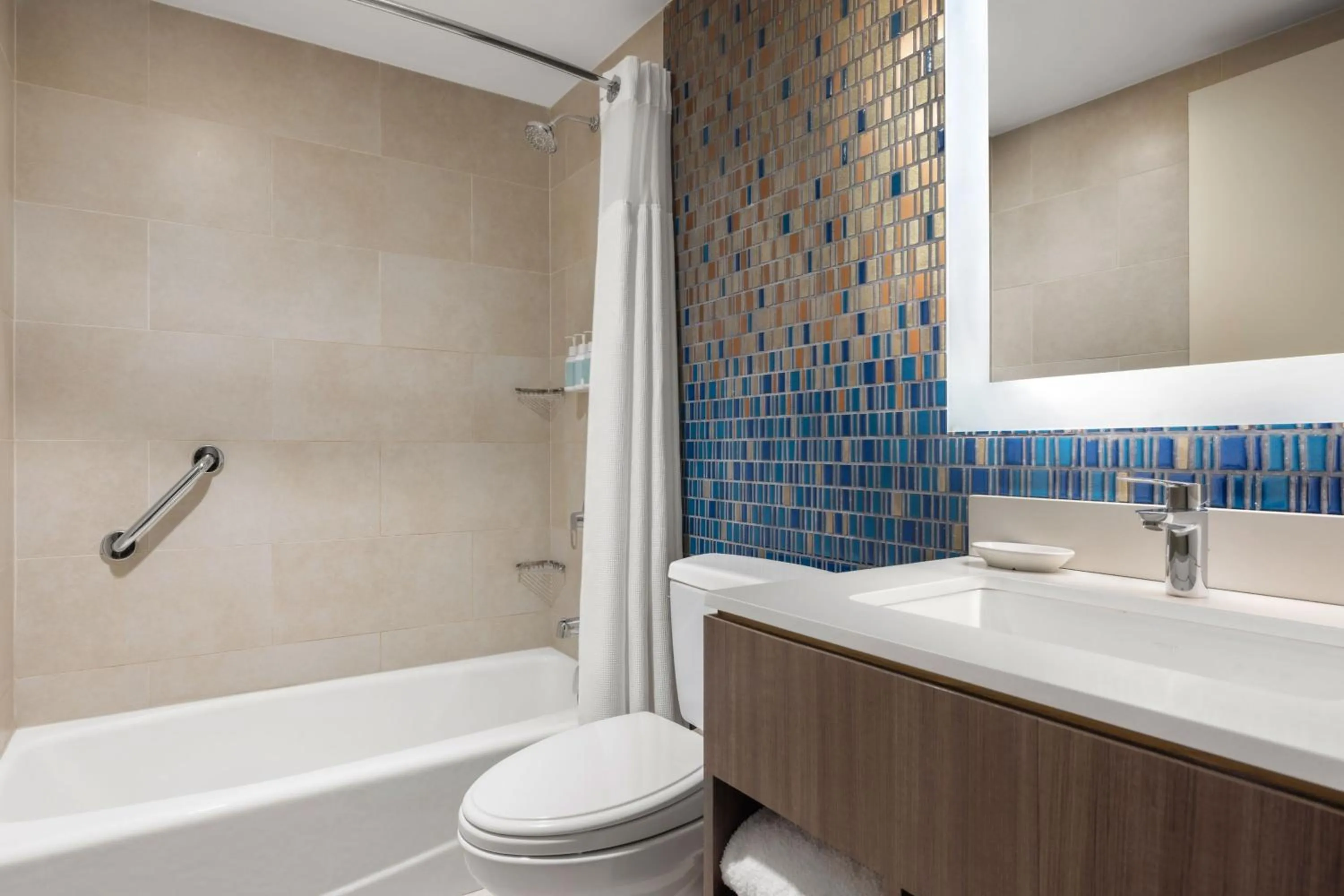 Bathroom in Courtyard by Marriott New York Manhattan/Chelsea