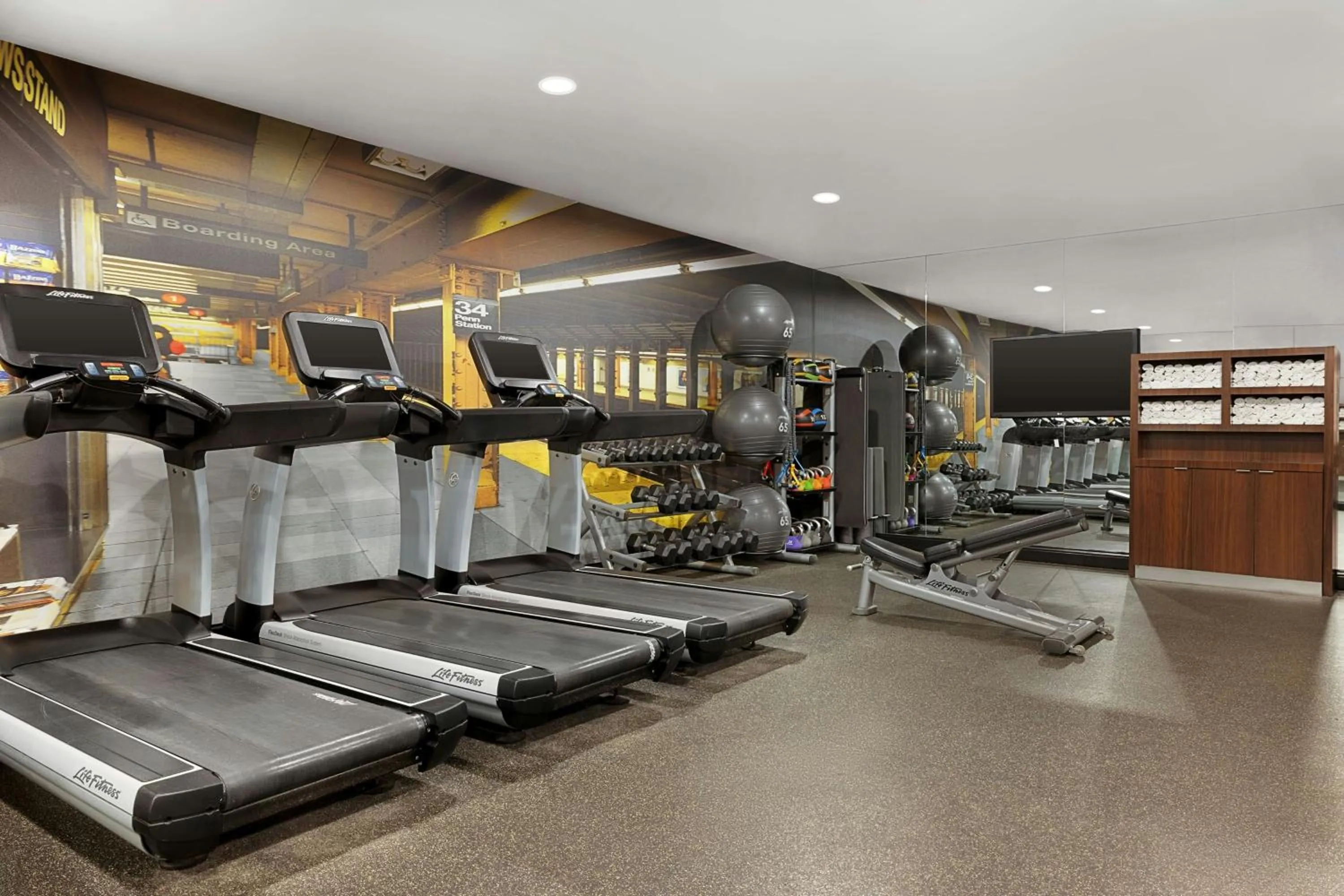 Fitness centre/facilities in Courtyard by Marriott New York Manhattan/Chelsea