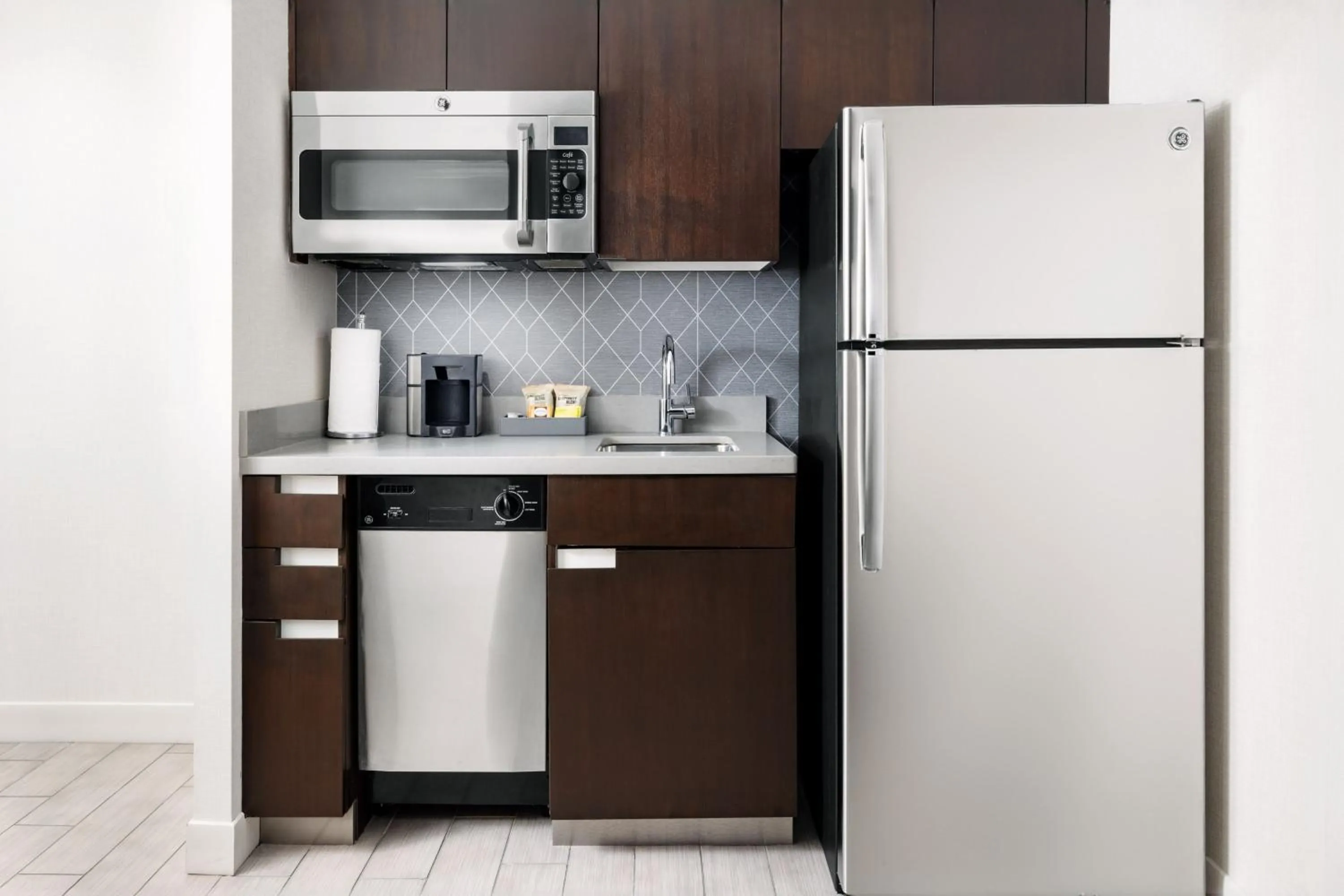 Kitchen or kitchenette in Residence Inn by Marriott New York Downtown Manhattan/World Trade Center Area