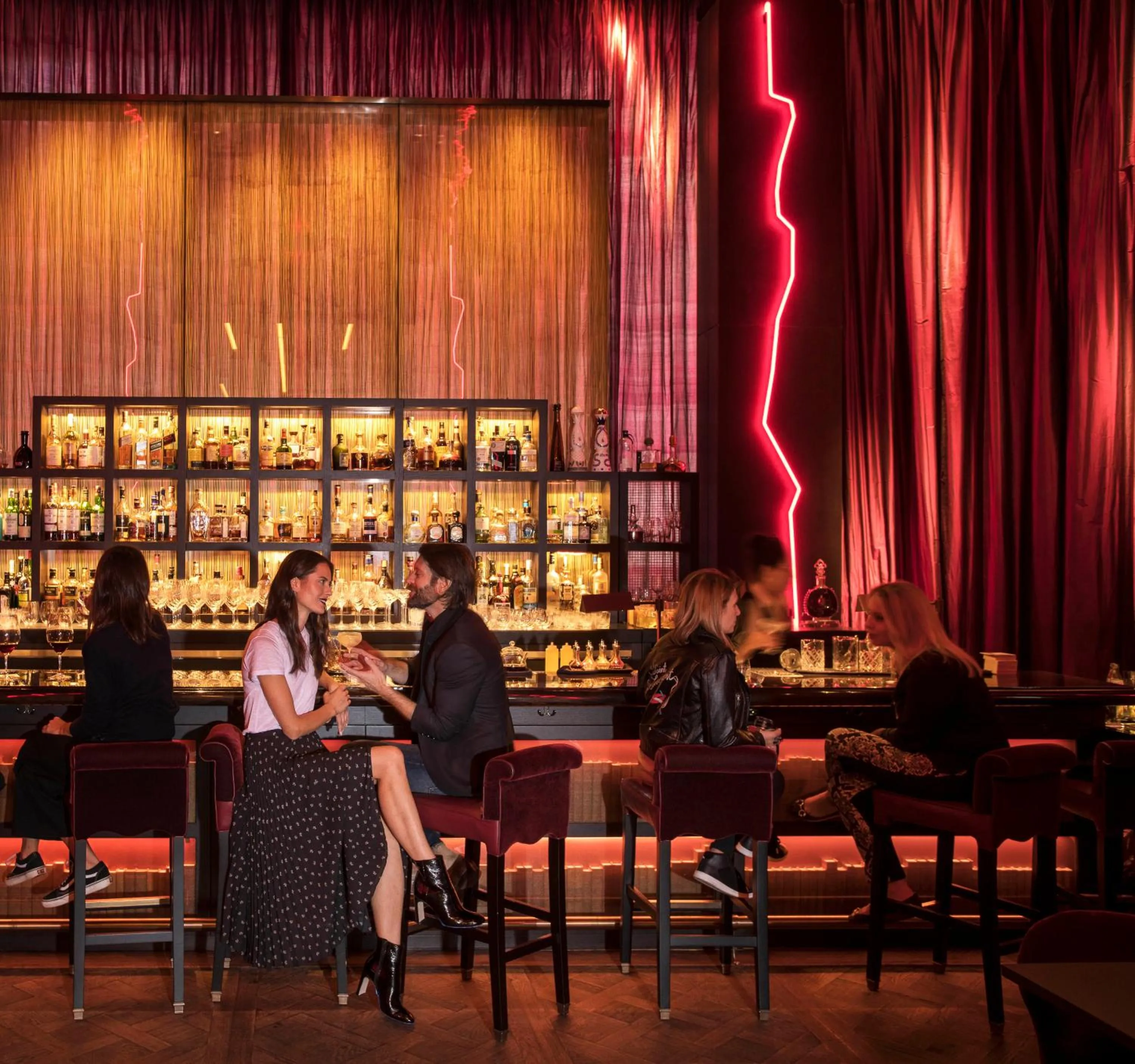 Lounge or bar in Four Seasons Hotel New York Downtown