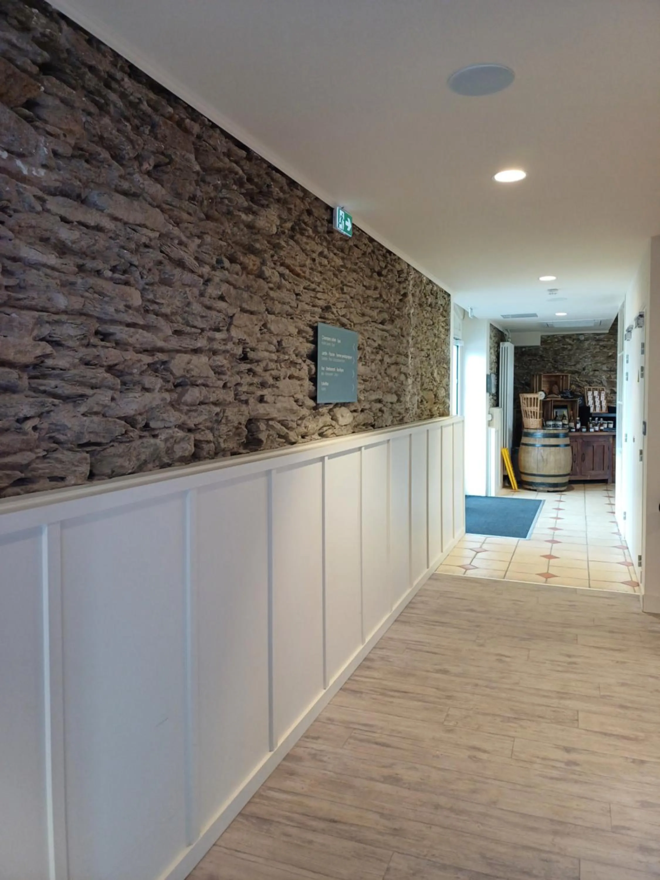 Decorative detail in Eco-Domaine La Fontaine - HOTEL-SPA - 300 m Plage de la Fontaine aux Bretons