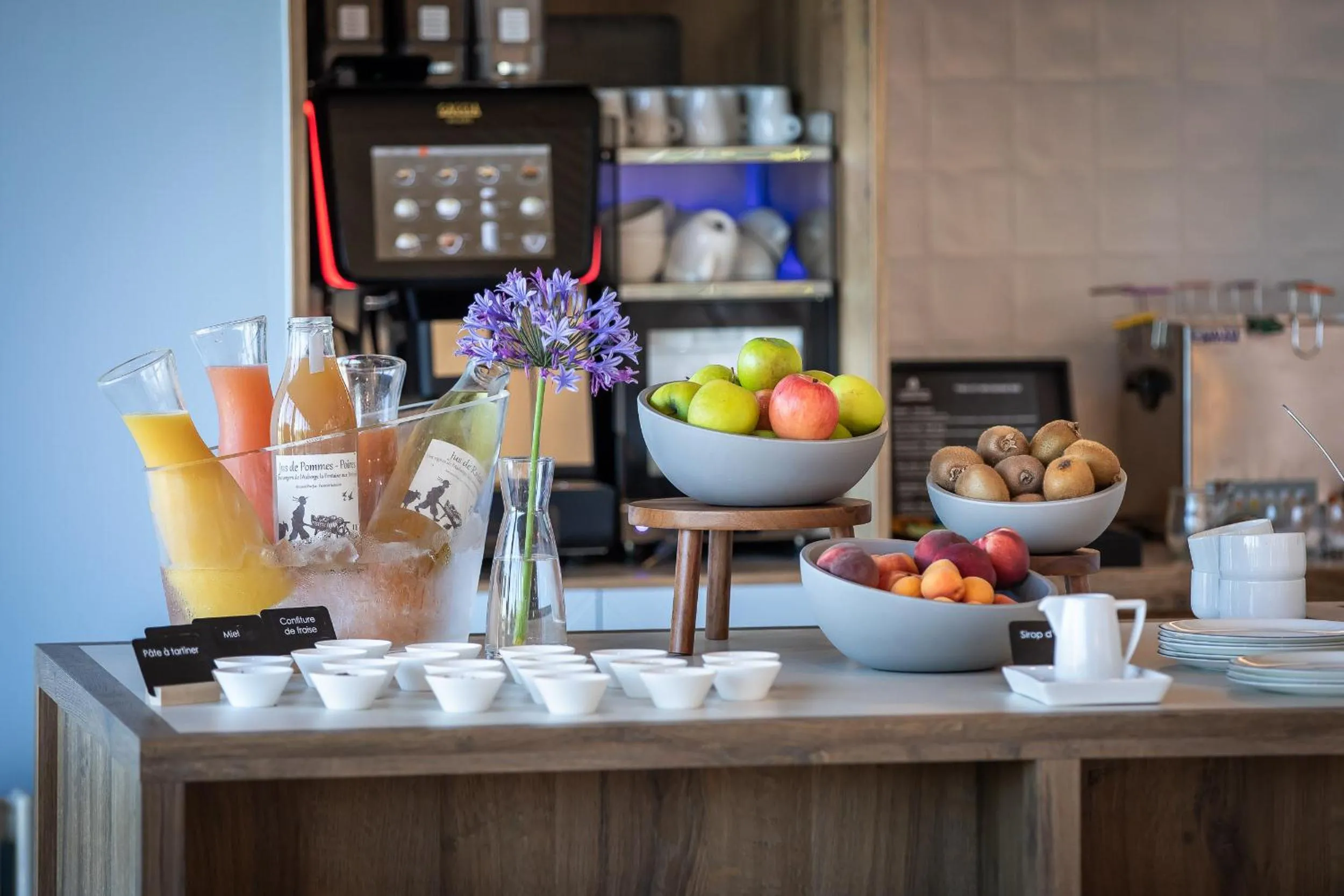 Breakfast in Eco-Domaine La Fontaine - HOTEL-SPA - 300 m Plage de la Fontaine aux Bretons
