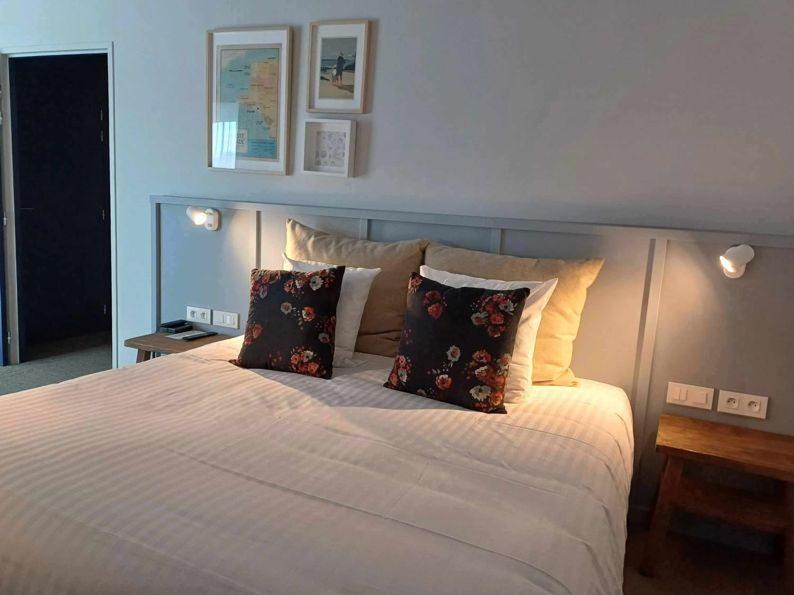 Bed in Eco-Domaine La Fontaine - HOTEL-SPA - 300 m Plage de la Fontaine aux Bretons