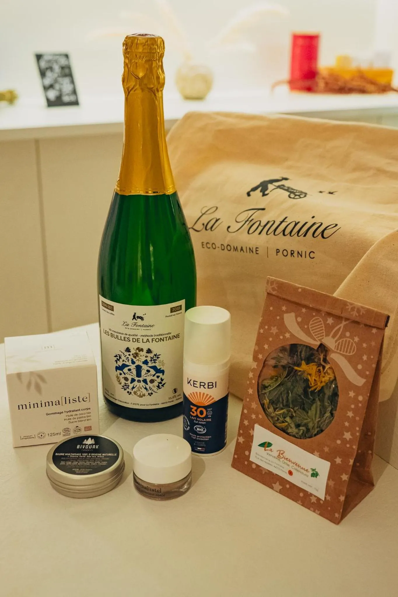 Spa and wellness centre/facilities in Eco-Domaine La Fontaine - HOTEL-SPA - 300 m Plage de la Fontaine aux Bretons