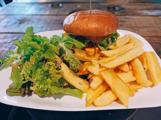 Restaurant/places to eat in Logis Hôtel Acotel