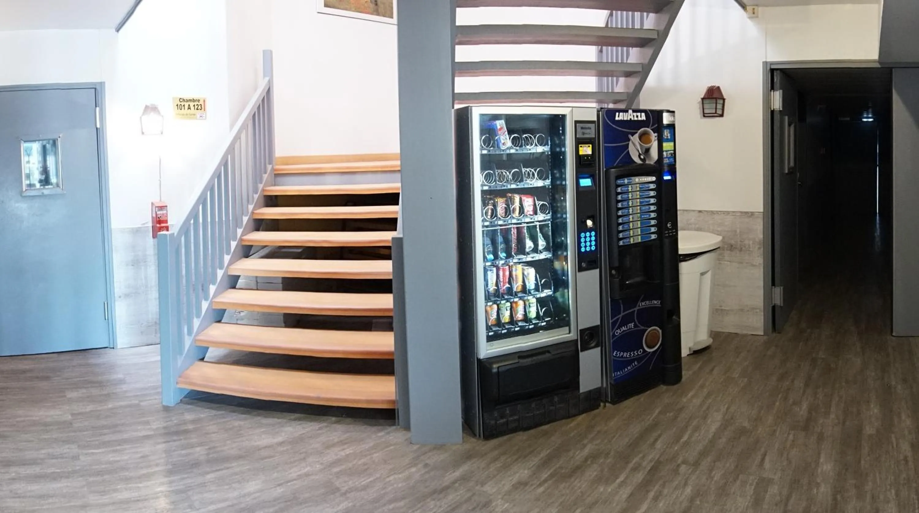 Food and drinks in Logis Hôtel Acotel