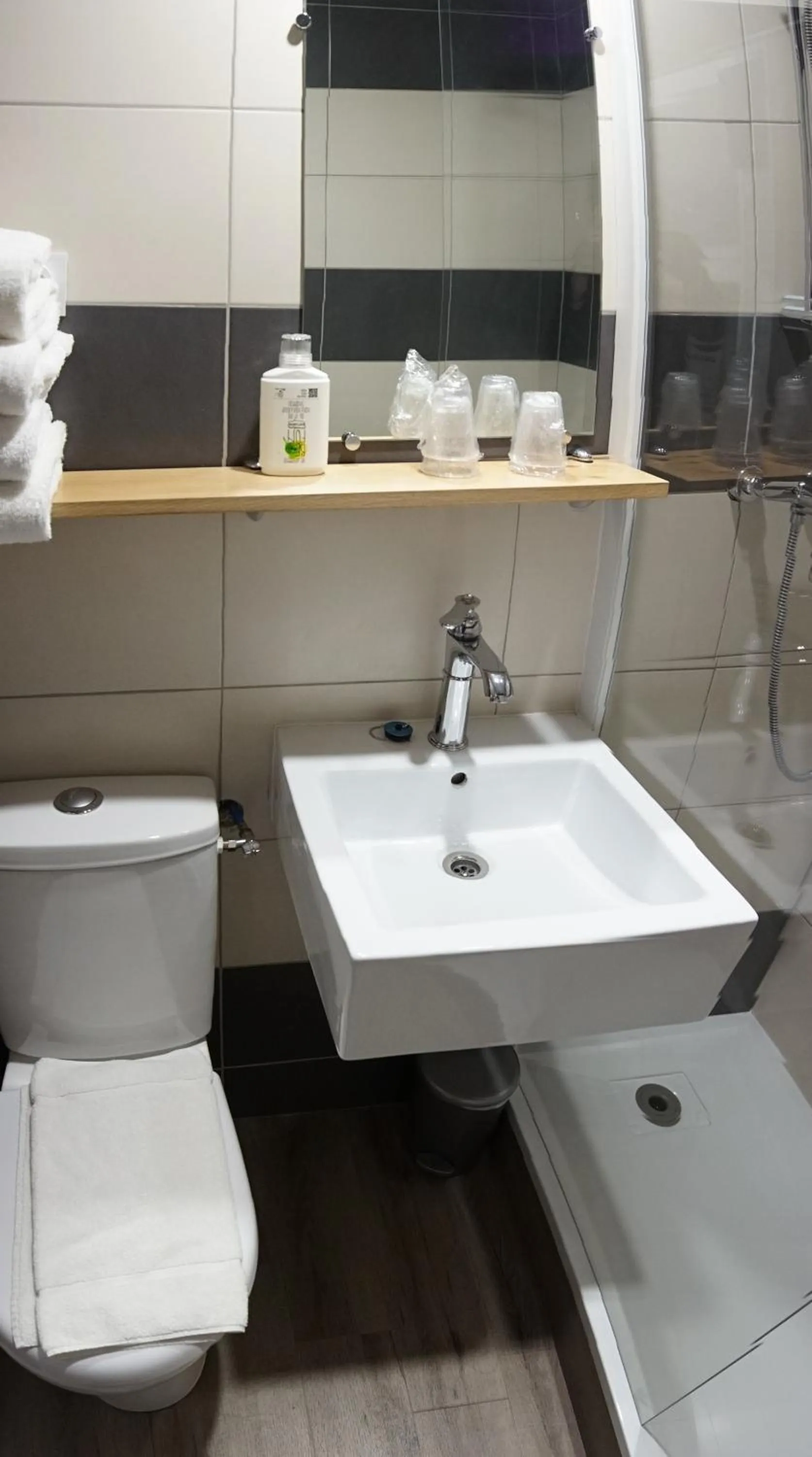 Bathroom in Logis Hôtel Acotel