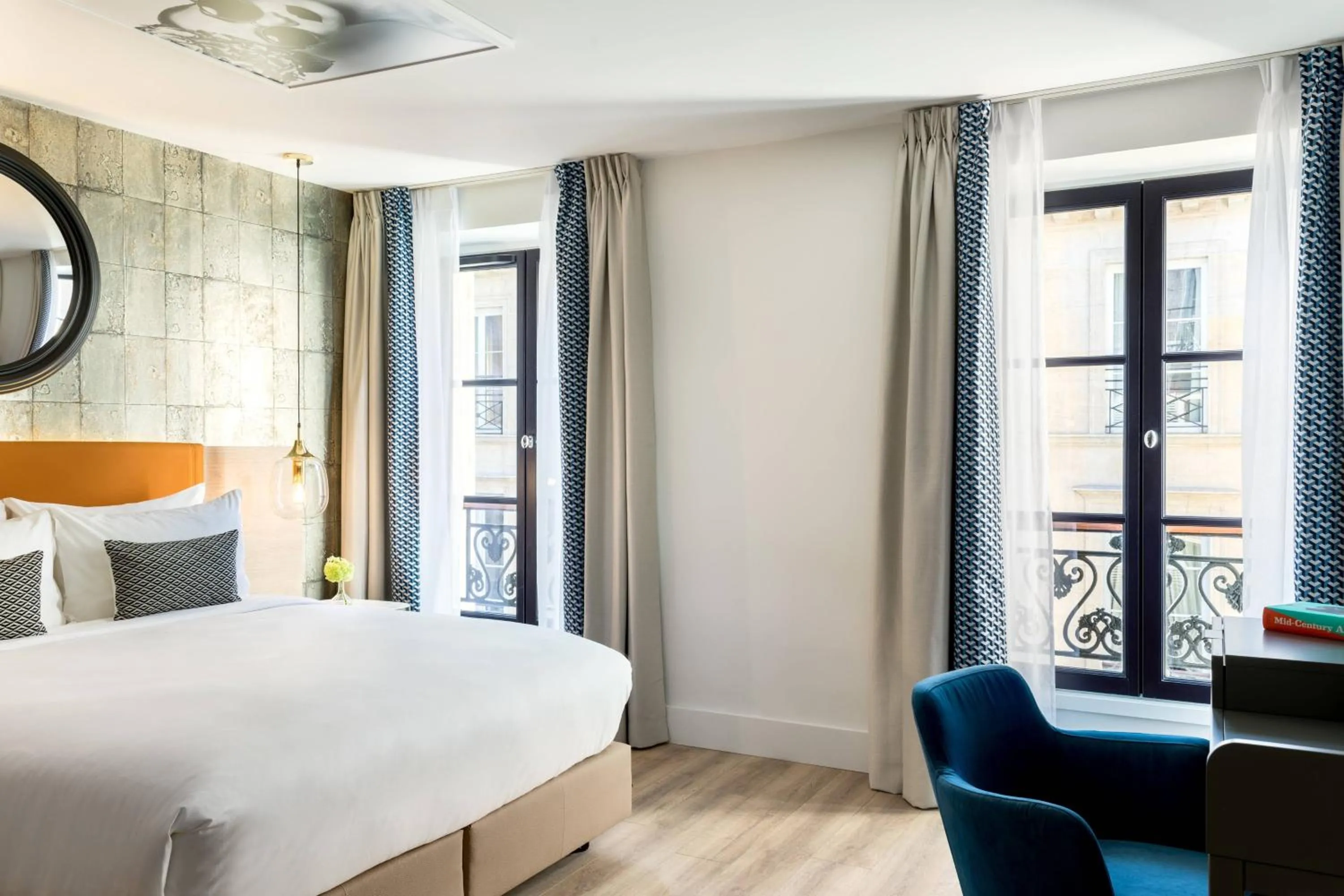 Photo of the whole room in Renaissance Paris Vendome Hotel