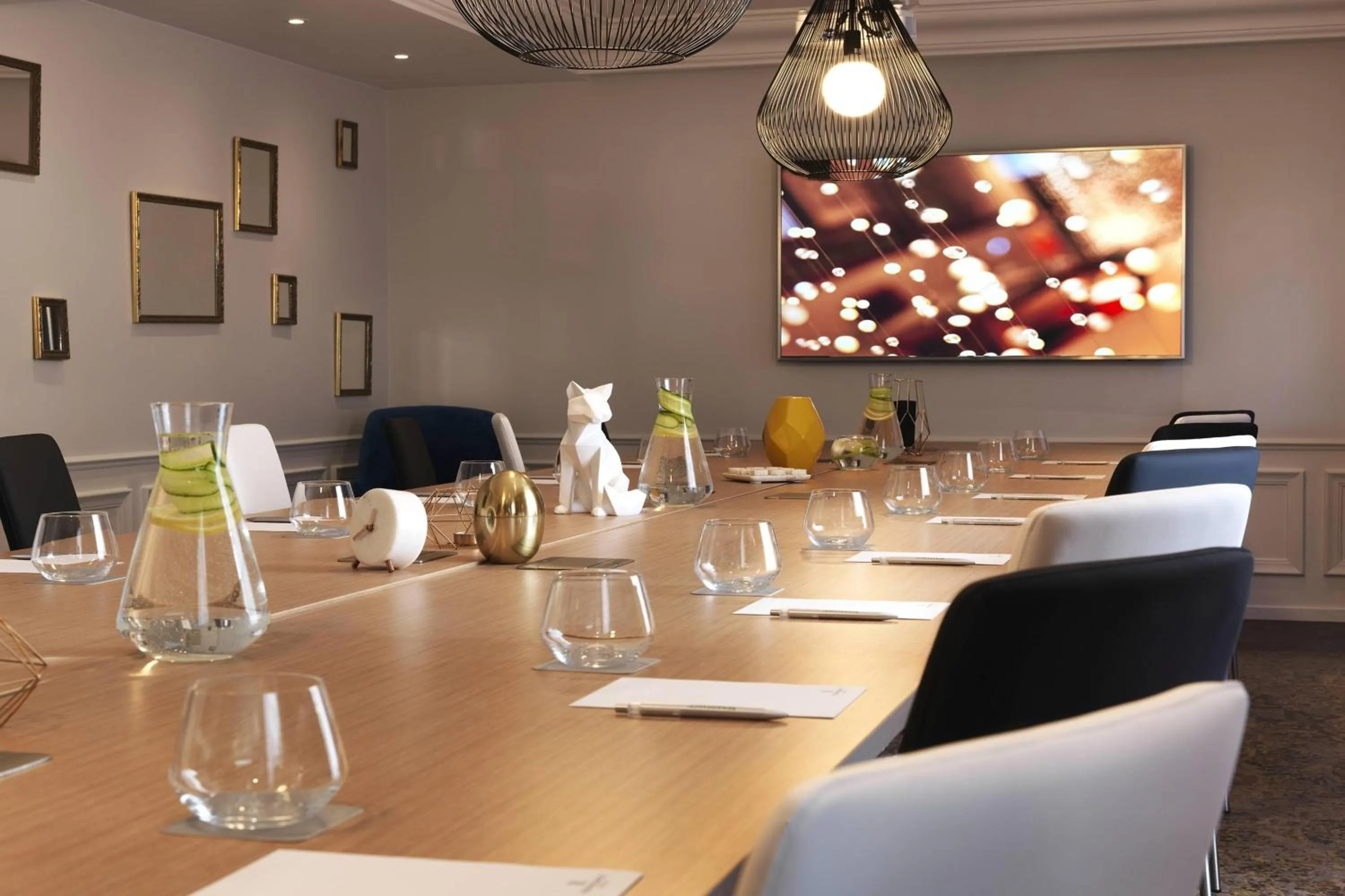 Meeting/conference room in Renaissance Paris Vendome Hotel