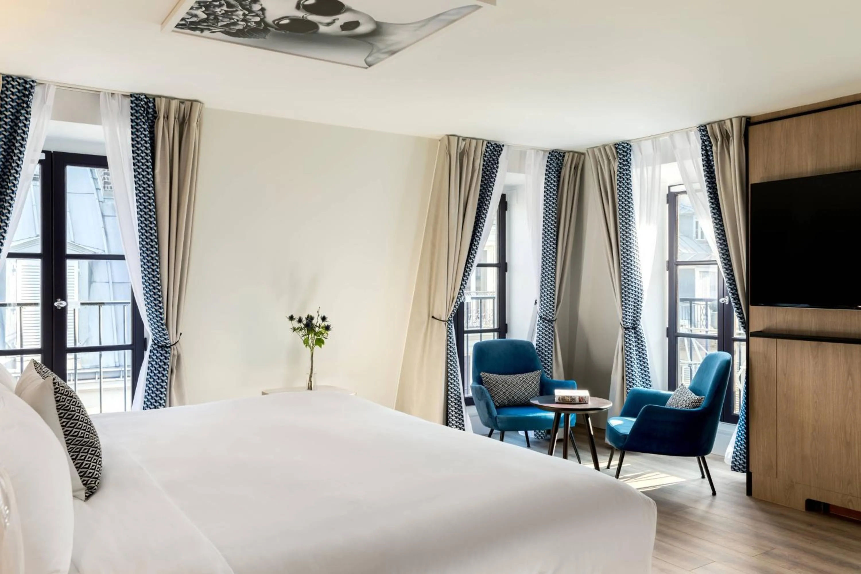 Photo of the whole room in Renaissance Paris Vendome Hotel