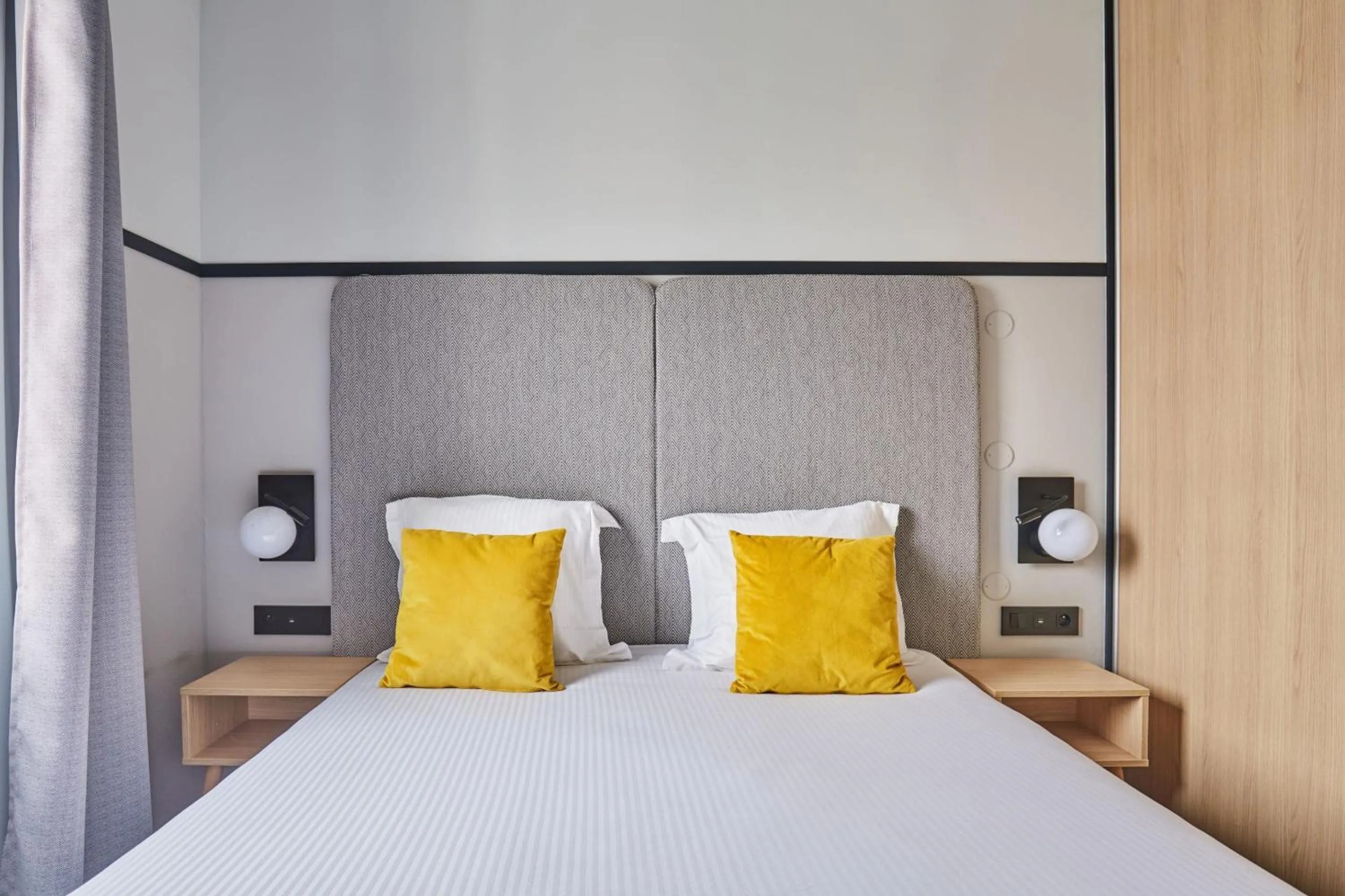 Bed in Appart'hôtel Odalys City - Bioparc Lyon Est