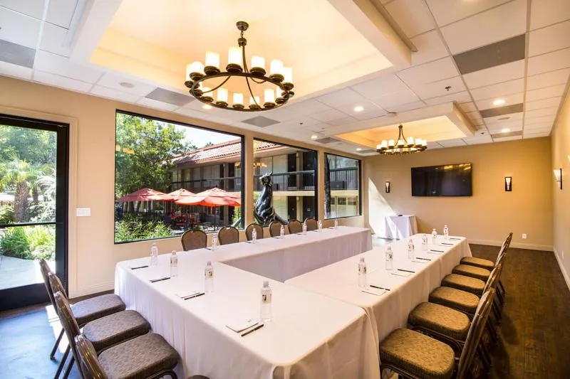 Banquet/Function facilities in Palm Garden Hotel