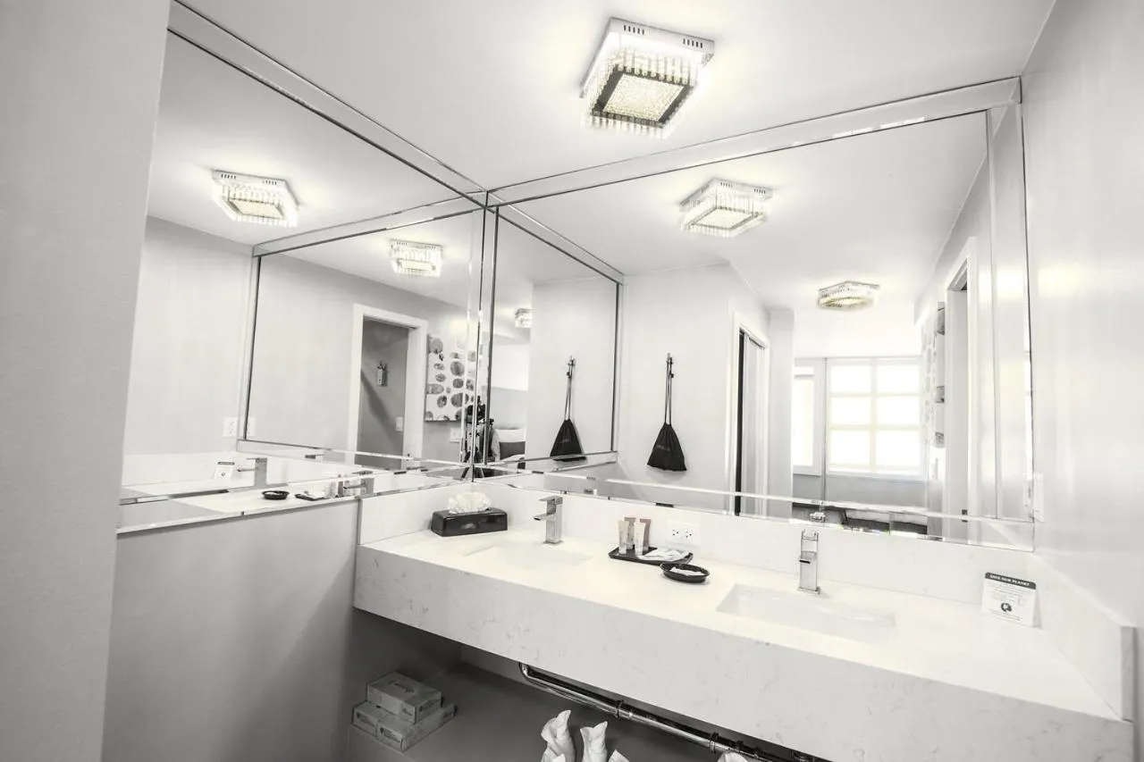 Bathroom in Palm Garden Hotel