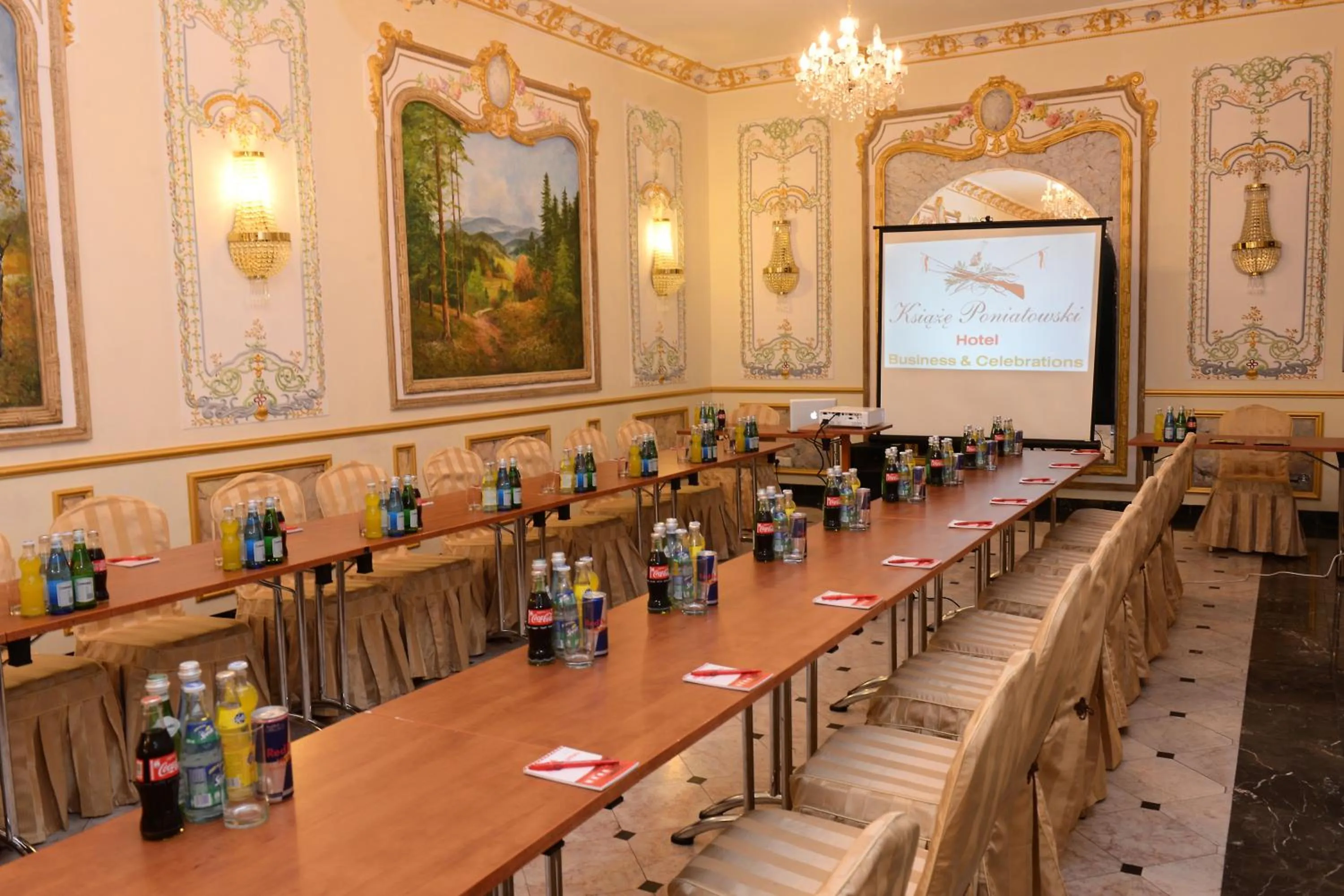 Restaurant/places to eat in Hotel Książę Poniatowski