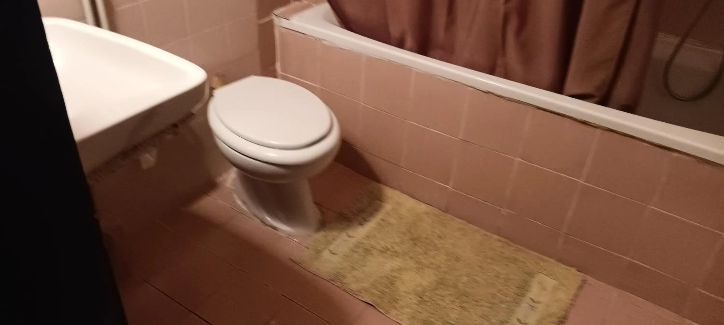 Bathroom in Hotel zakros rooms-restaurant