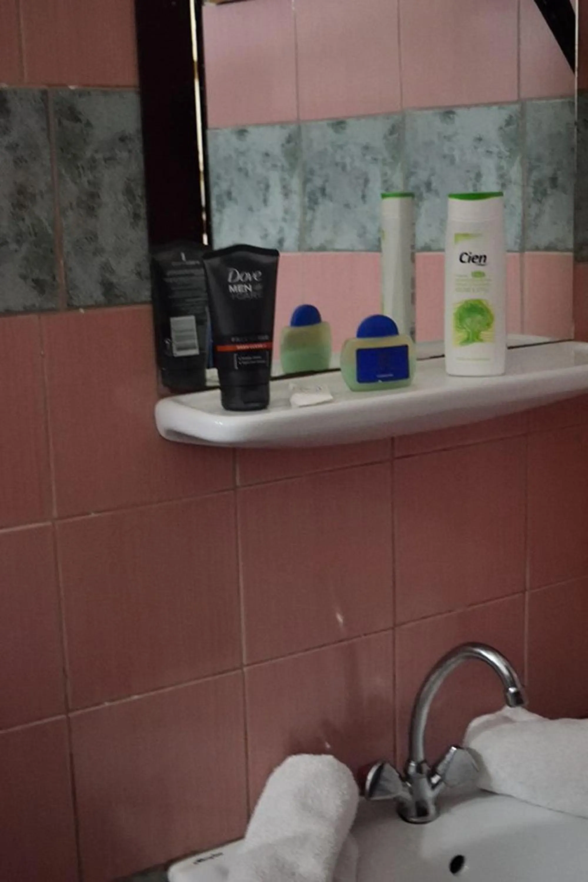 Bathroom in Hotel zakros rooms-restaurant