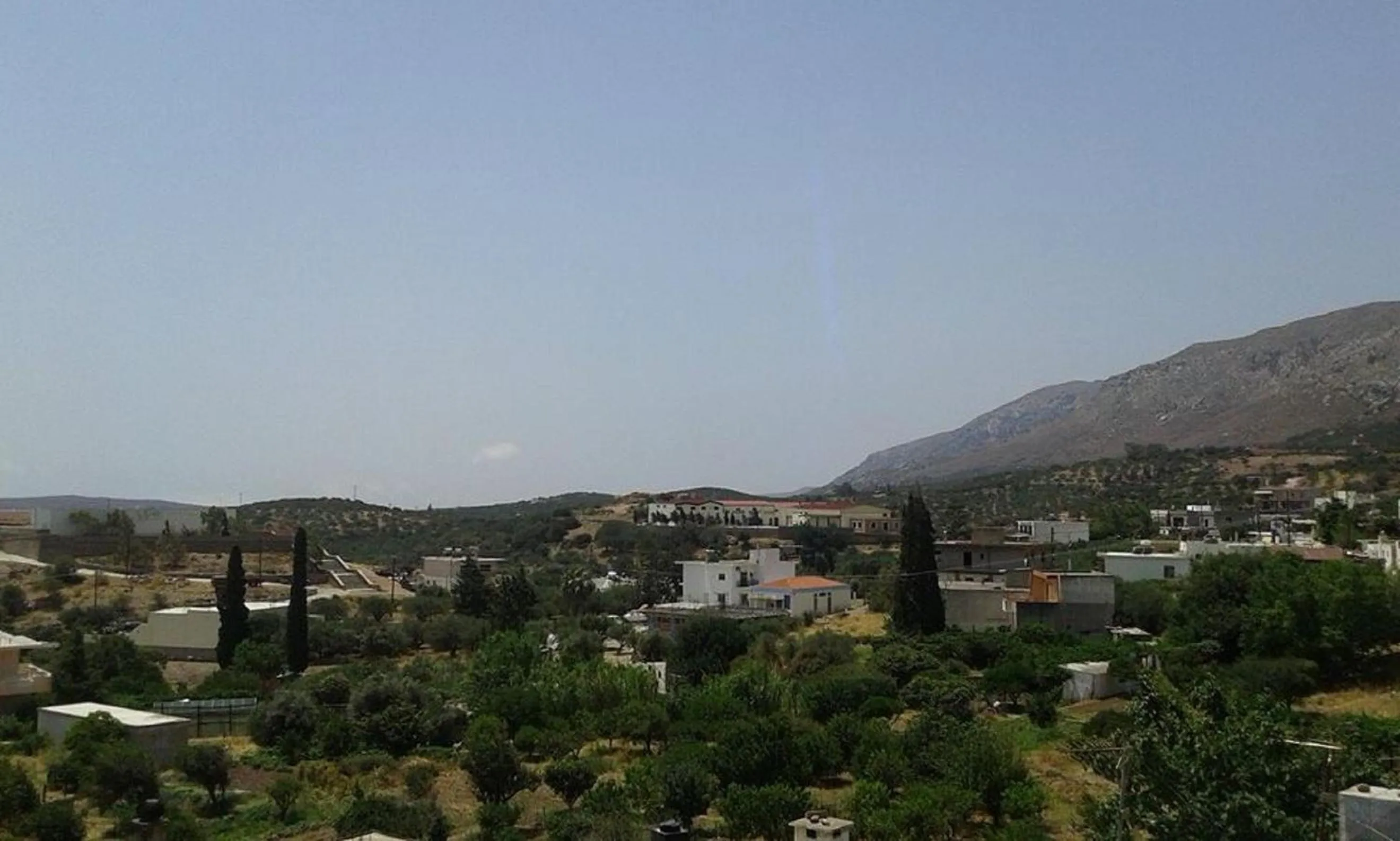 Day in Hotel zakros rooms-restaurant