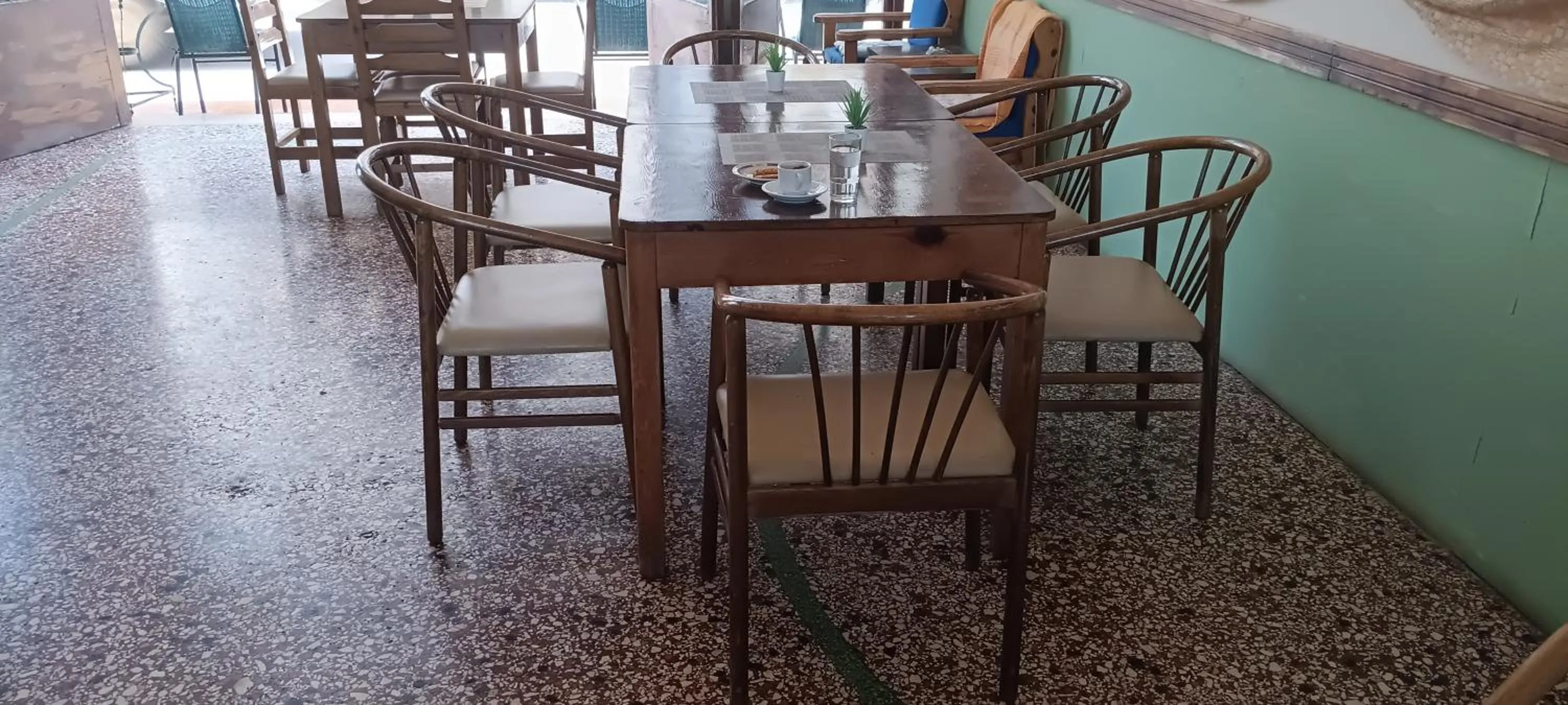 Restaurant/places to eat in Hotel zakros rooms-restaurant