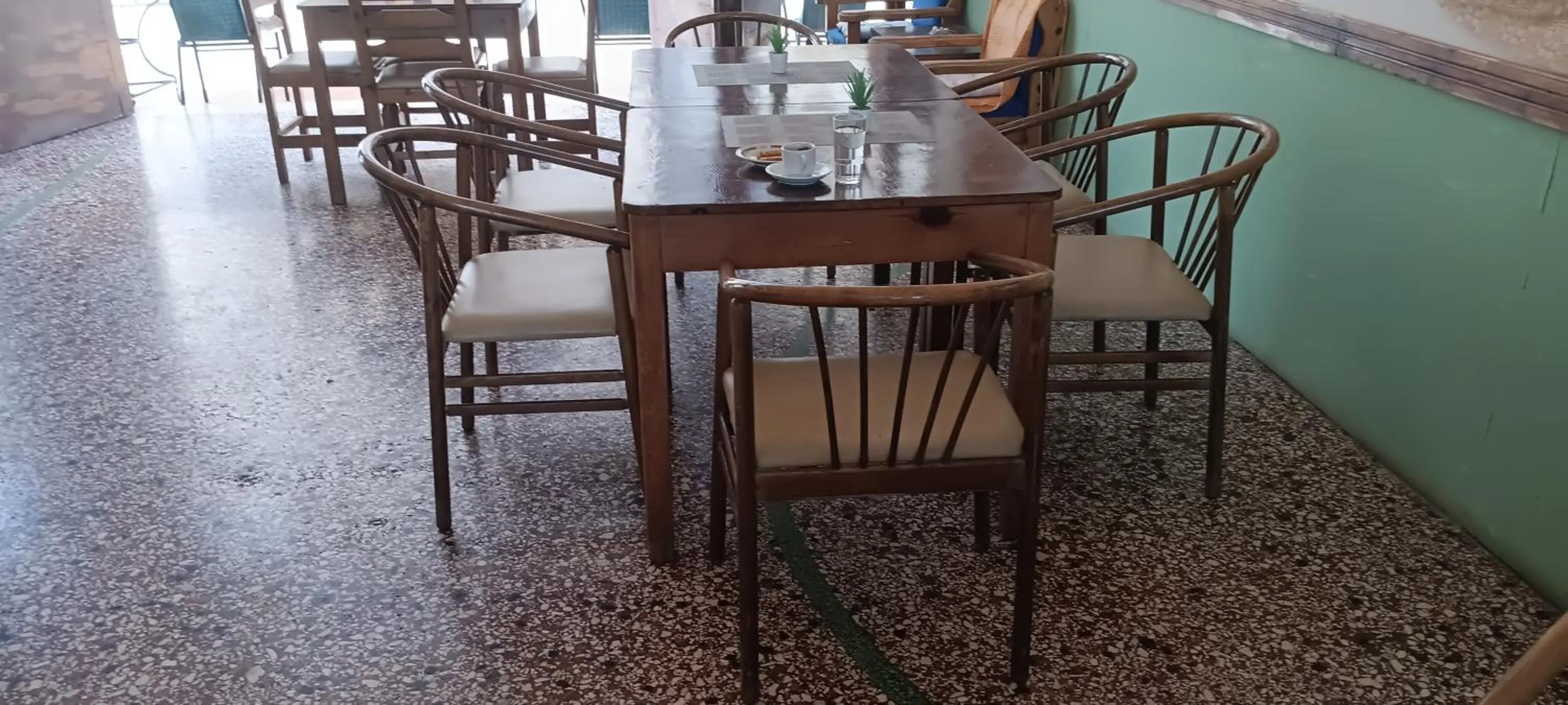 Restaurant/places to eat in Hotel zakros rooms-restaurant