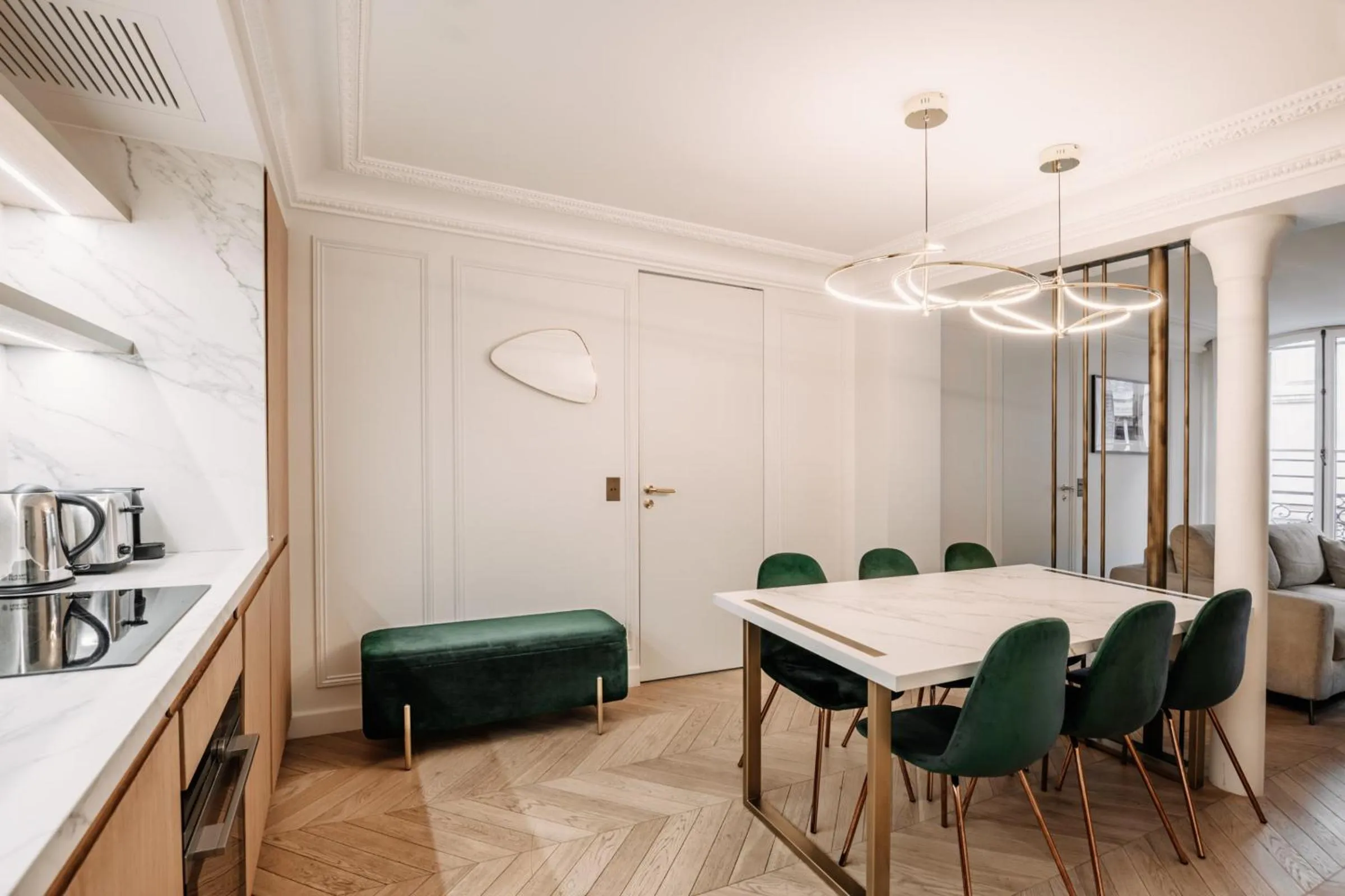 Kitchen or kitchenette in HIGHSTAY - Luxury Serviced Apartments - Louvre-Rivoli