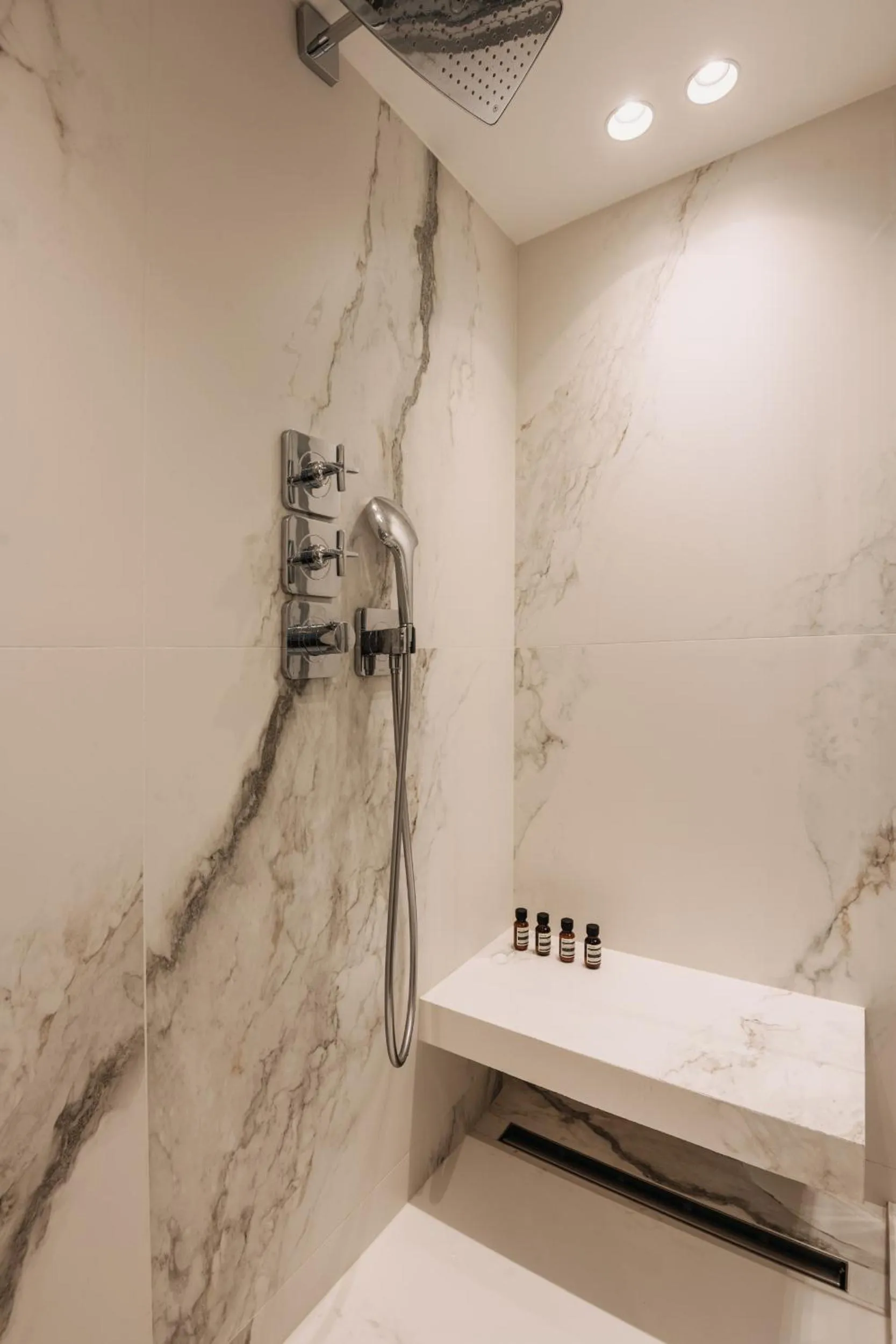 Shower in HIGHSTAY - Luxury Serviced Apartments - Louvre-Rivoli