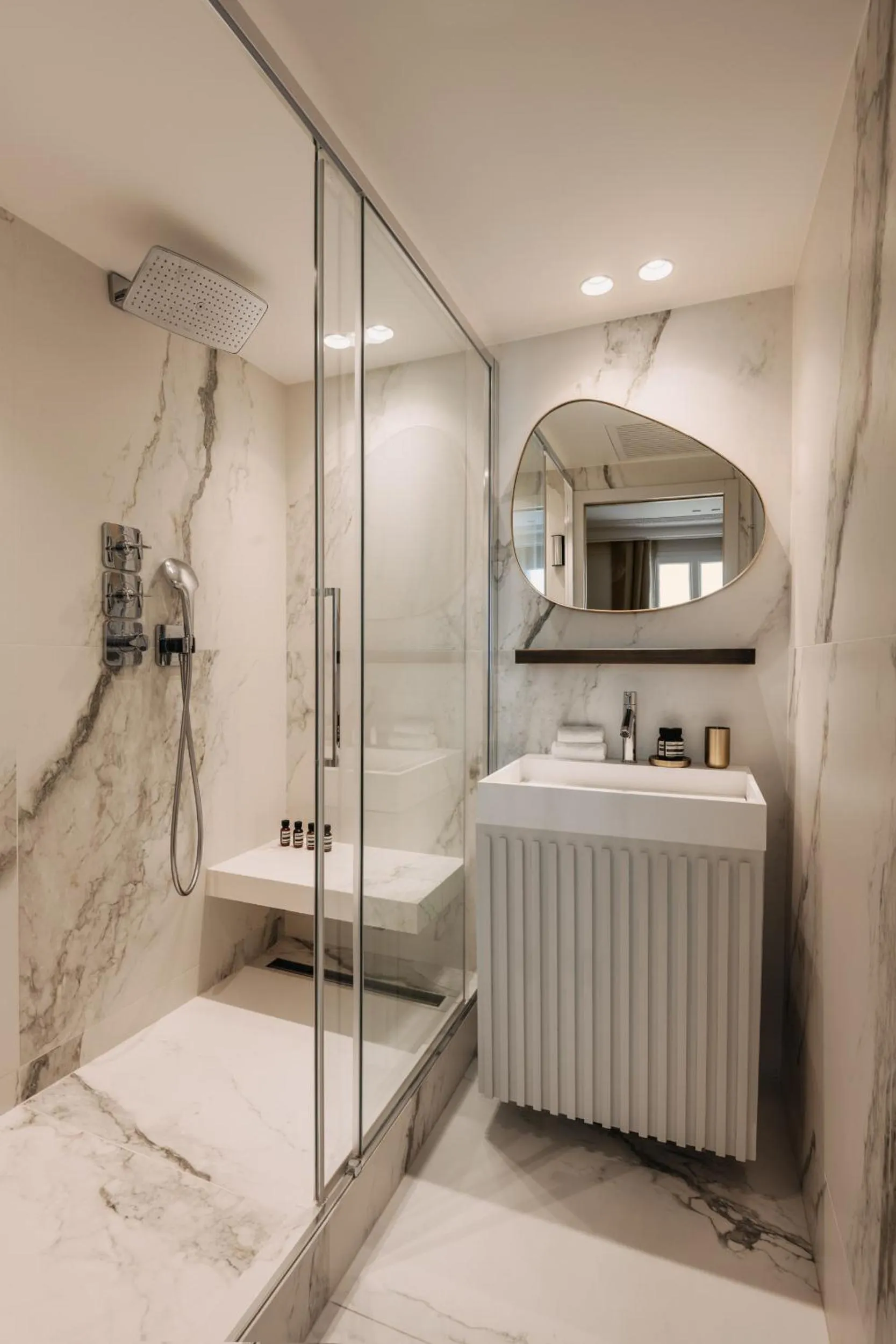 Shower in HIGHSTAY - Luxury Serviced Apartments - Louvre-Rivoli