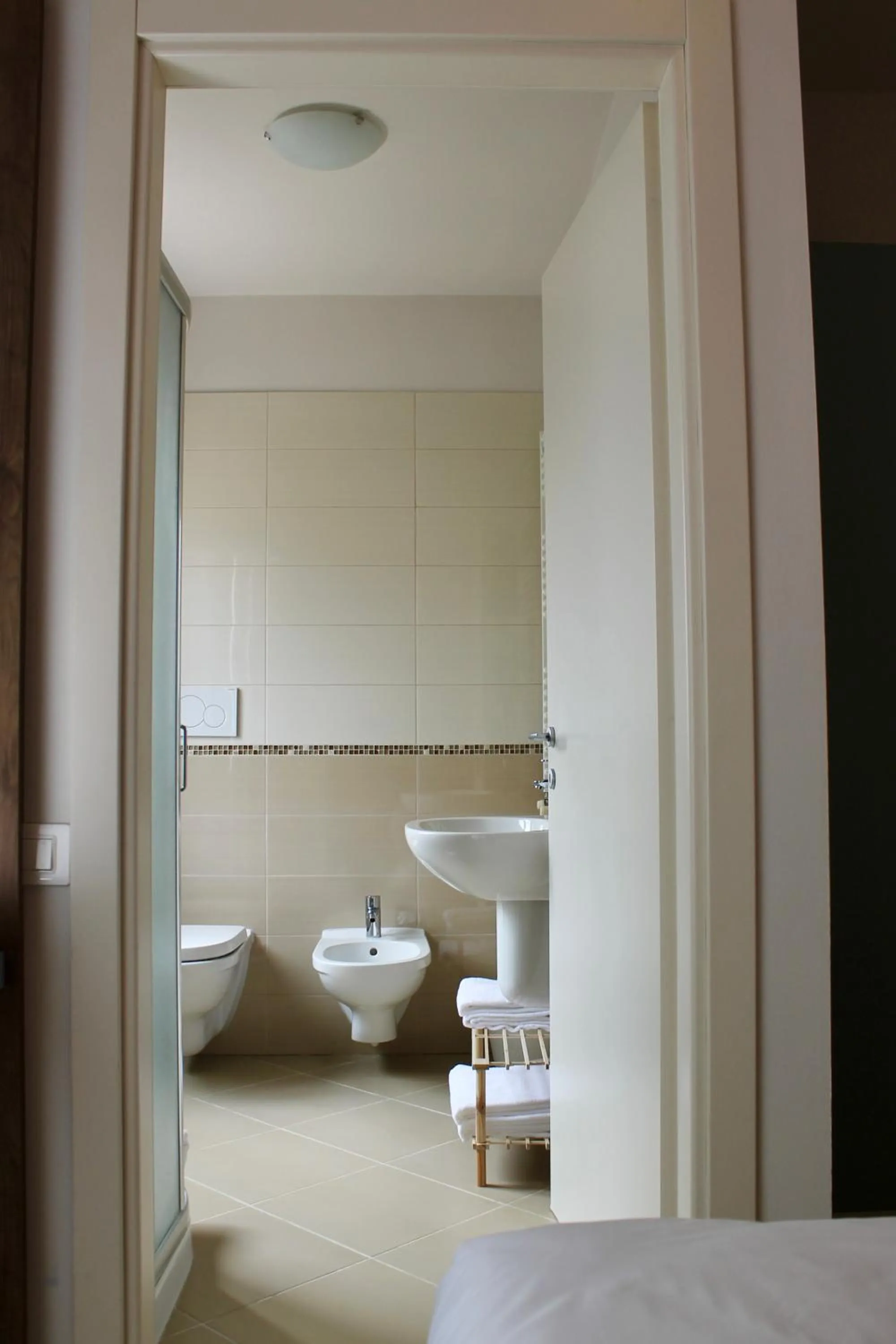 Bathroom, Bed in La Vista Postcard Hotel