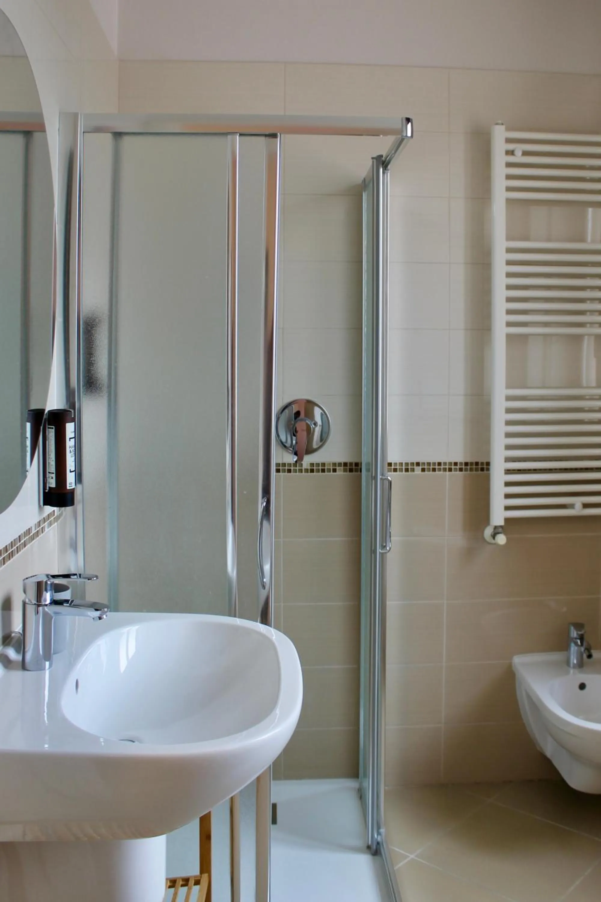 Bathroom in La Vista Postcard Hotel