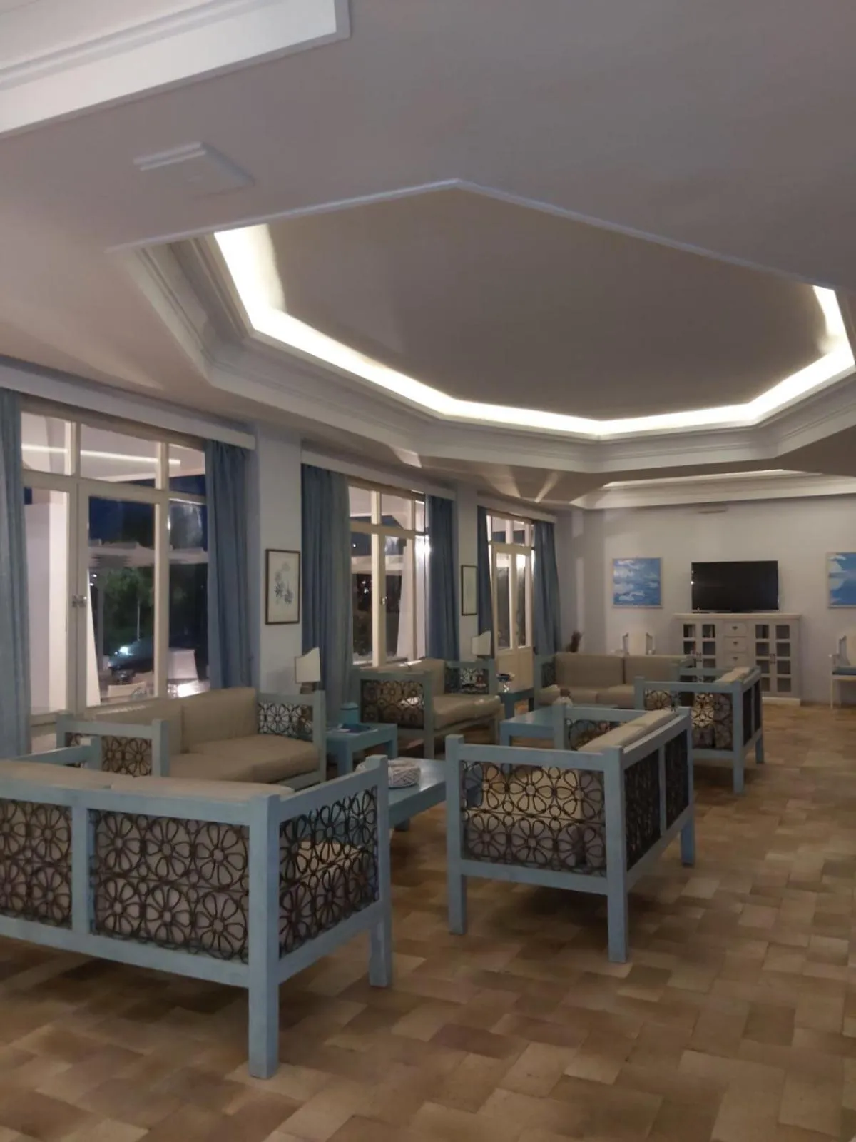 Communal lounge/ TV room in Alea Mare Hotel
