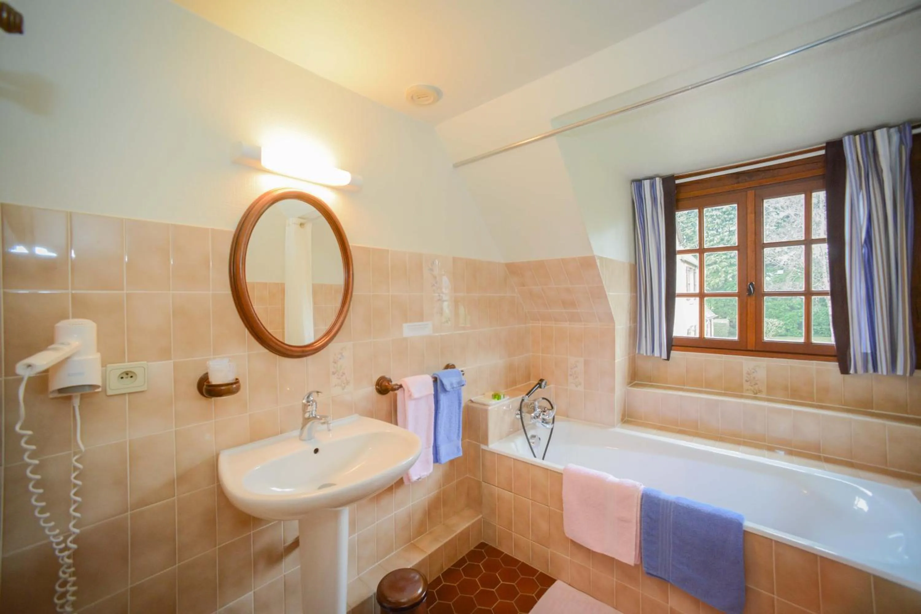 Logis Hôtel Restaurant Manoir De L'Acherie