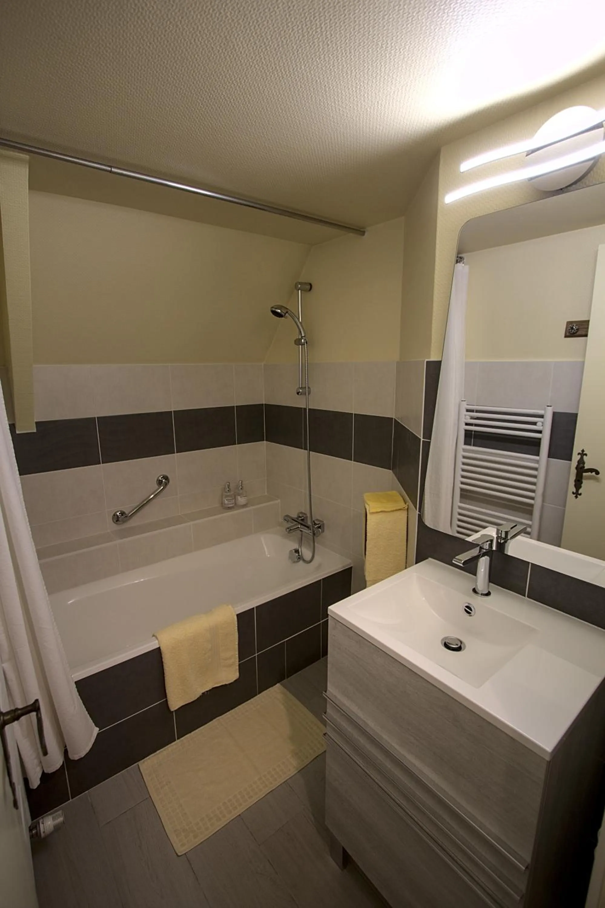 Logis Hôtel Restaurant Manoir De L'Acherie