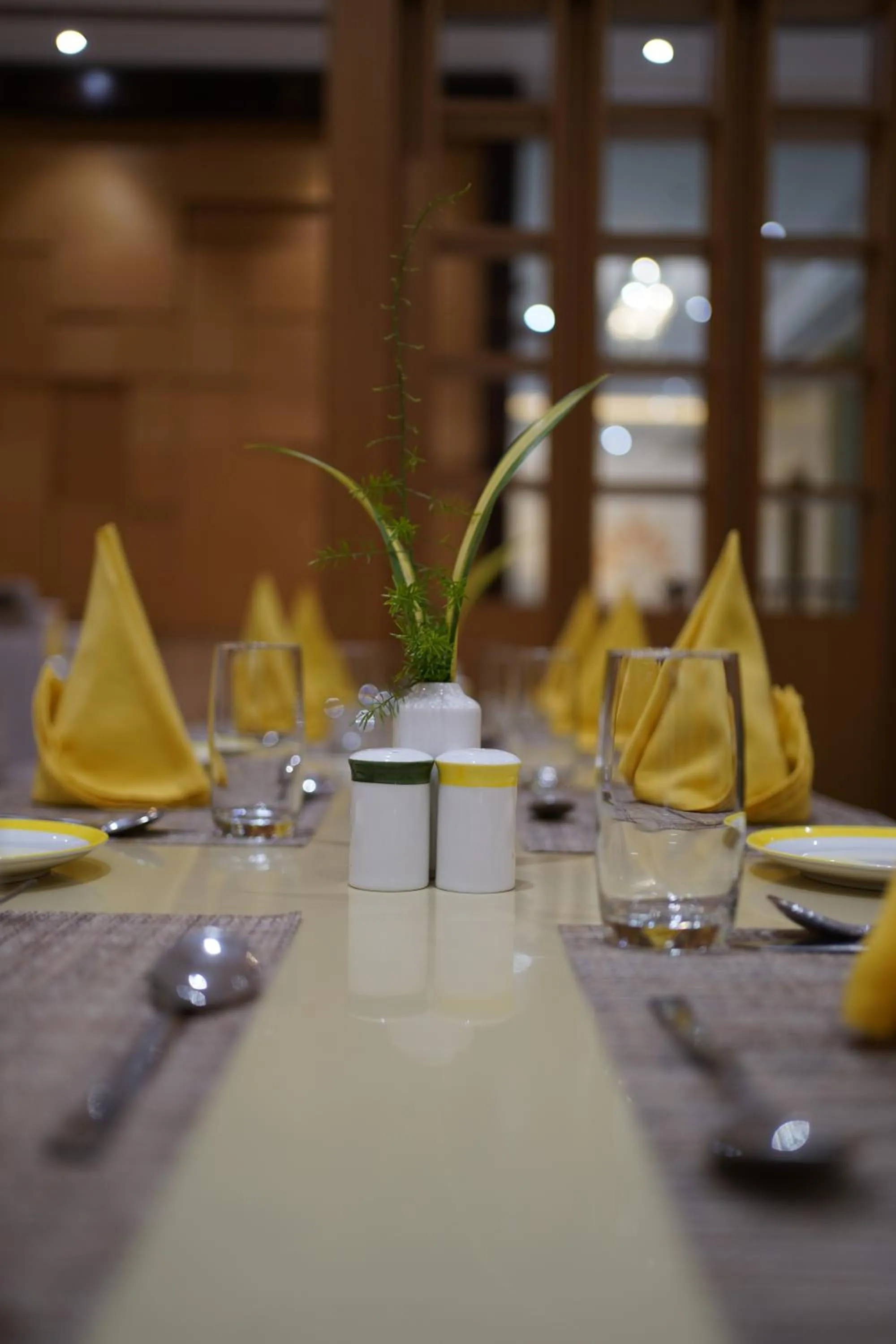 Restaurant/places to eat in Babylon Capital