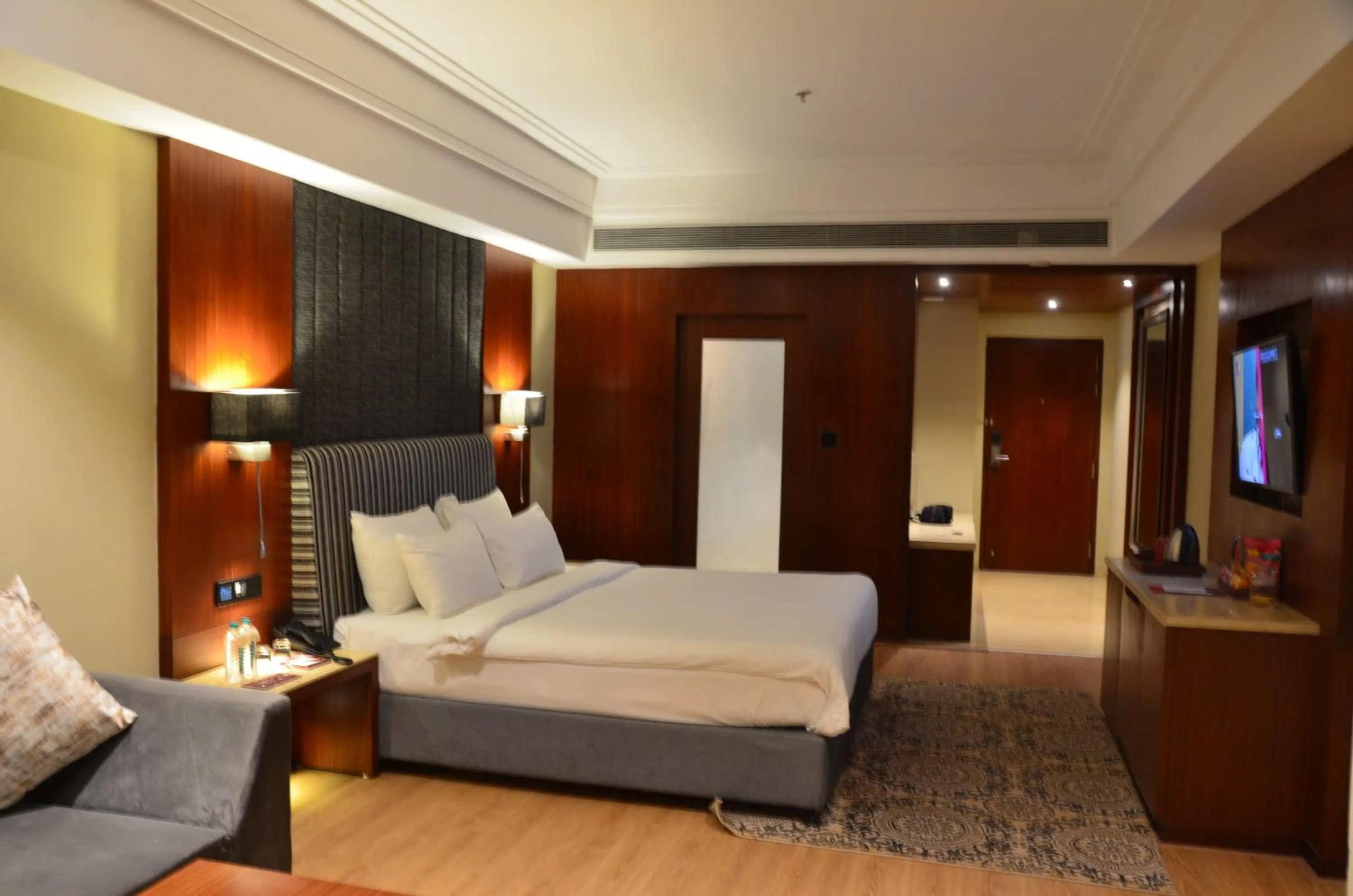 Bedroom, Bed in Babylon Capital