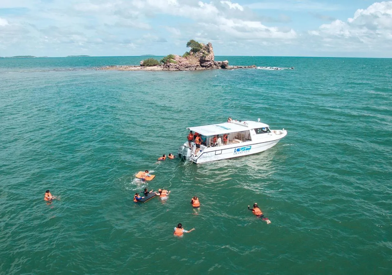Snorkeling in Samed Tropical Resort