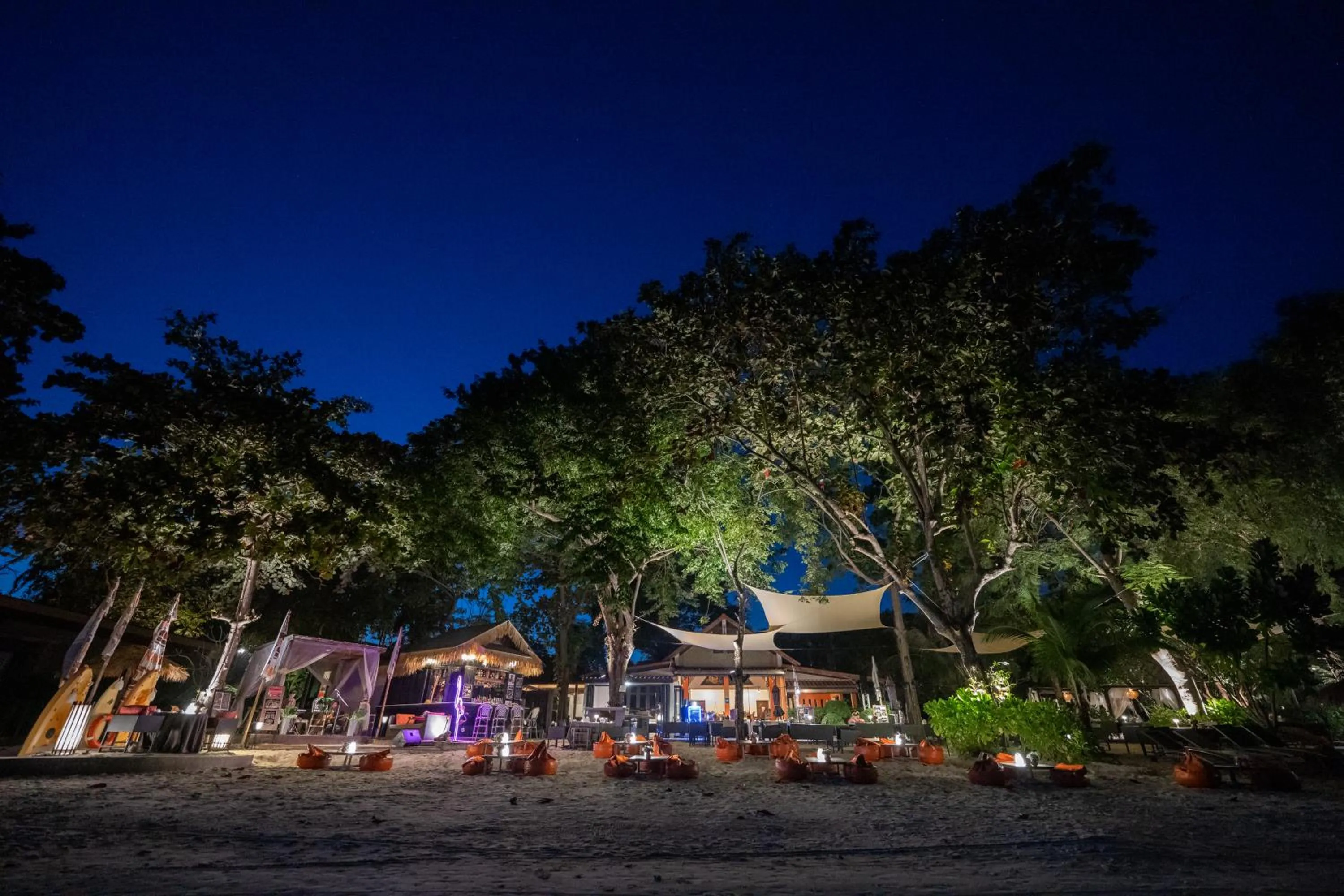 Night in Samed Tropical Resort