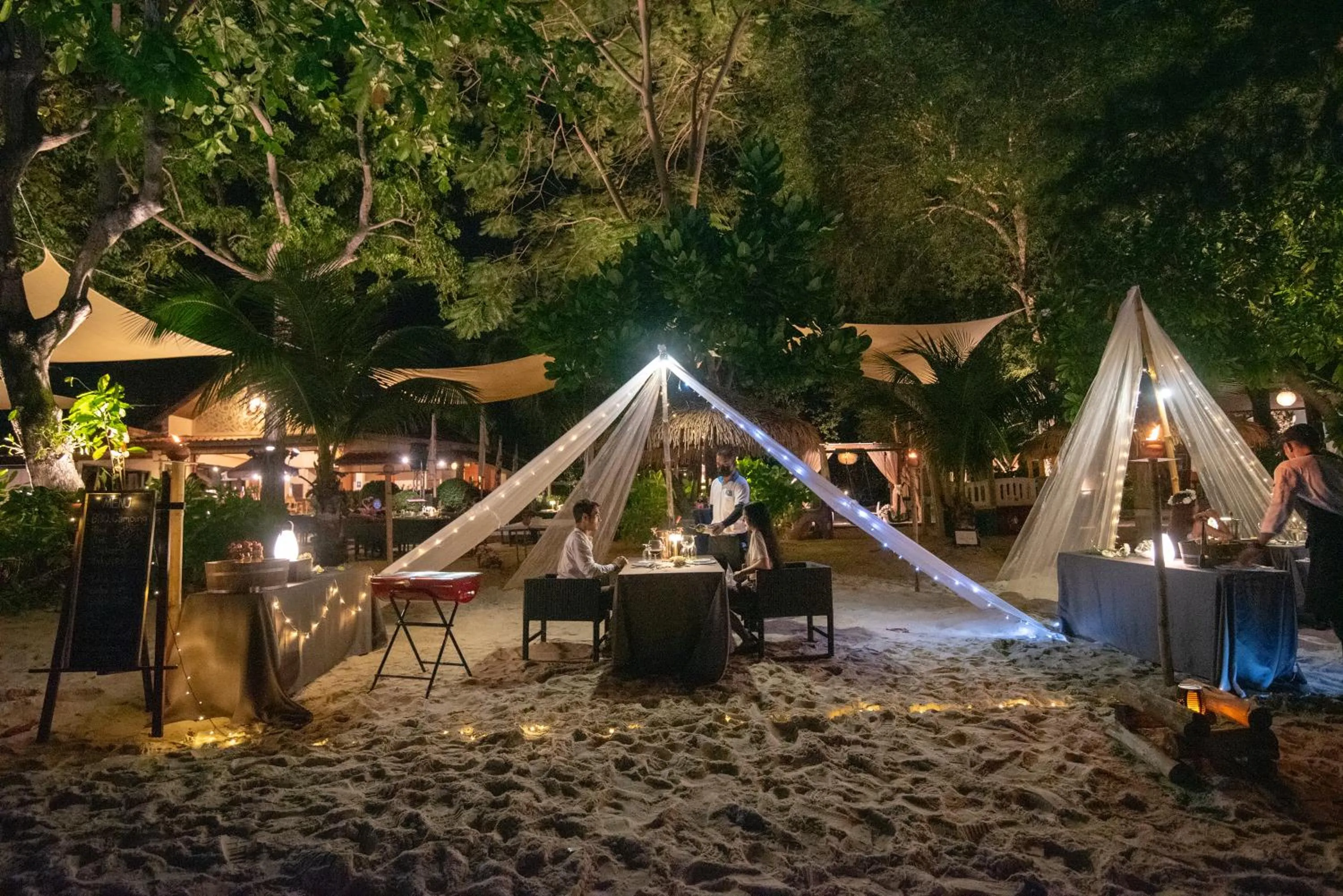 Night in Samed Tropical Resort