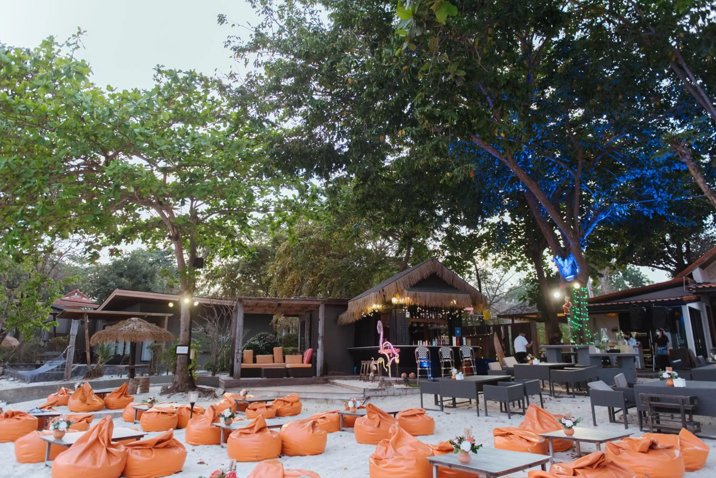 Food and drinks in Samed Tropical Resort