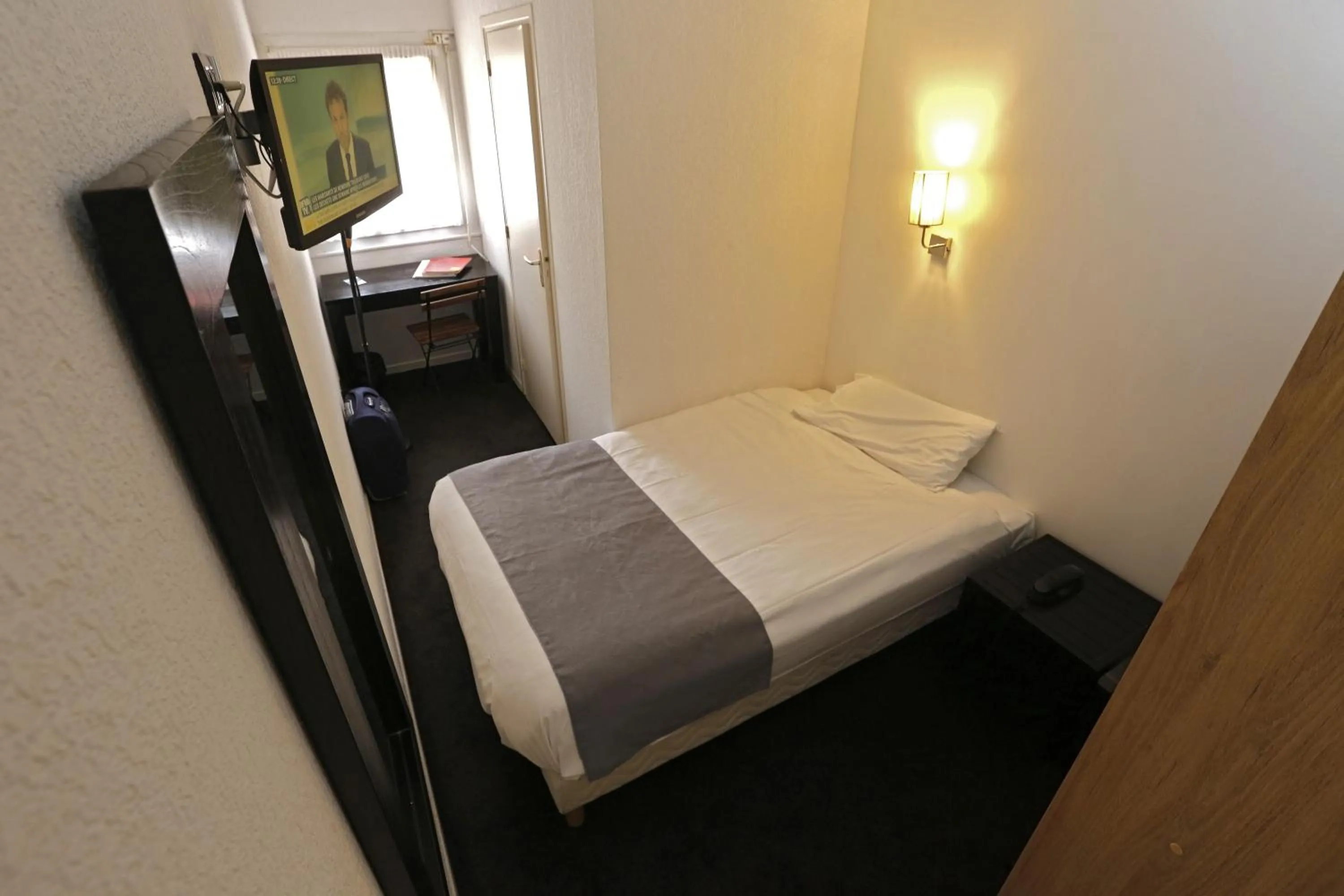 Bedroom, Bed in Hôtel Alizé