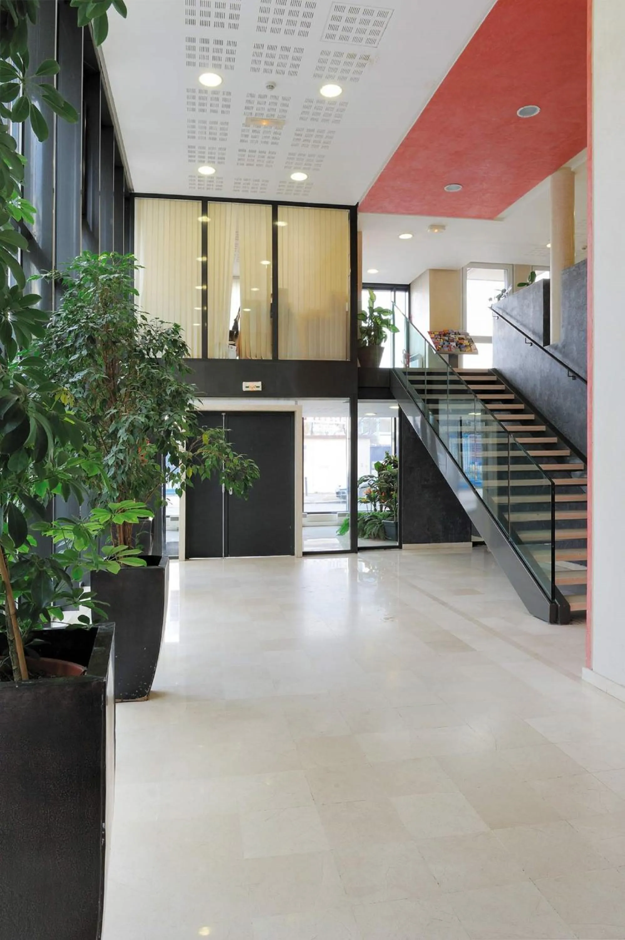 Lobby or reception in Séjours & Affaires Paris Ivry