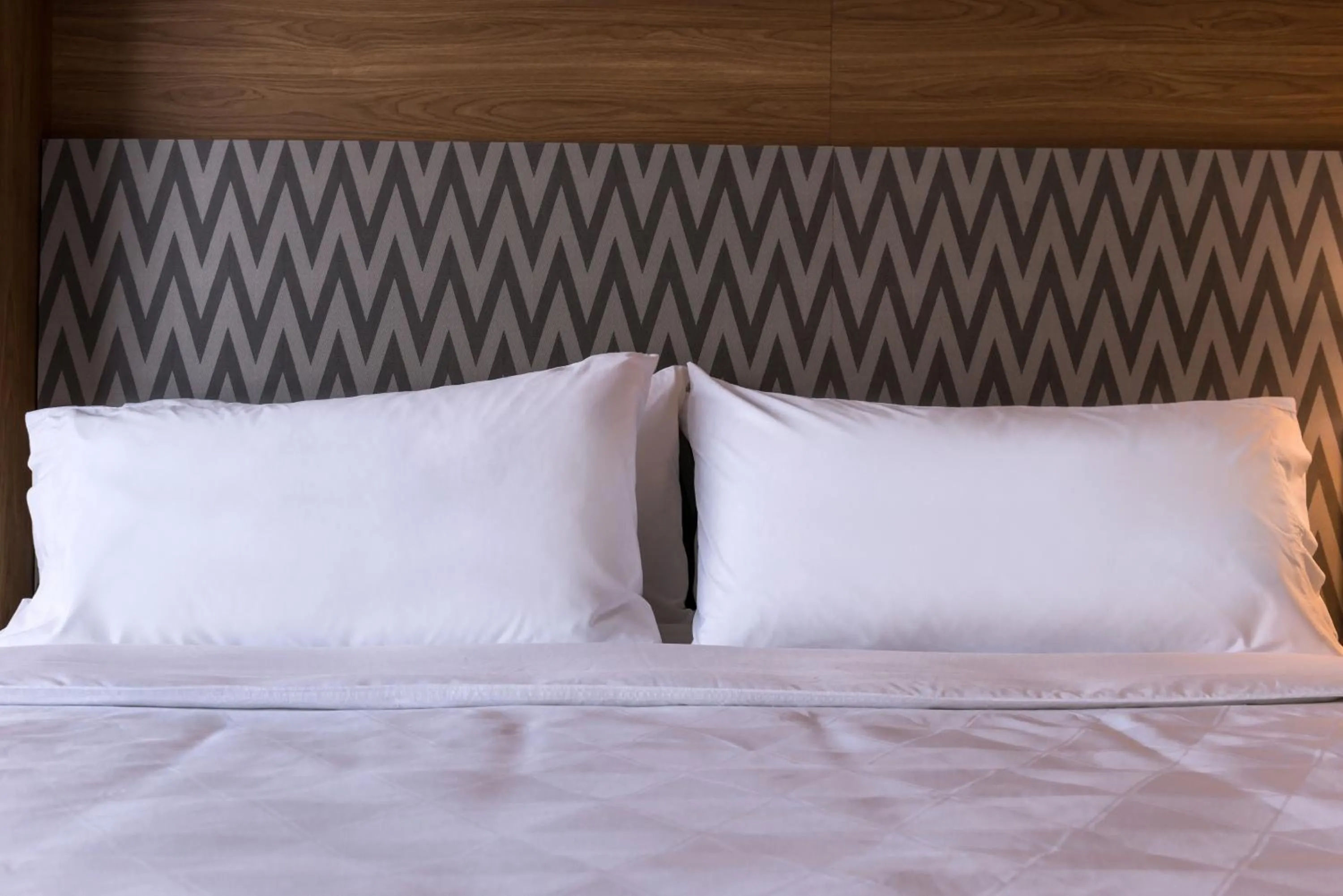 Bedroom, Bed in Holiday Inn Detroit Northwest - Livonia by IHG