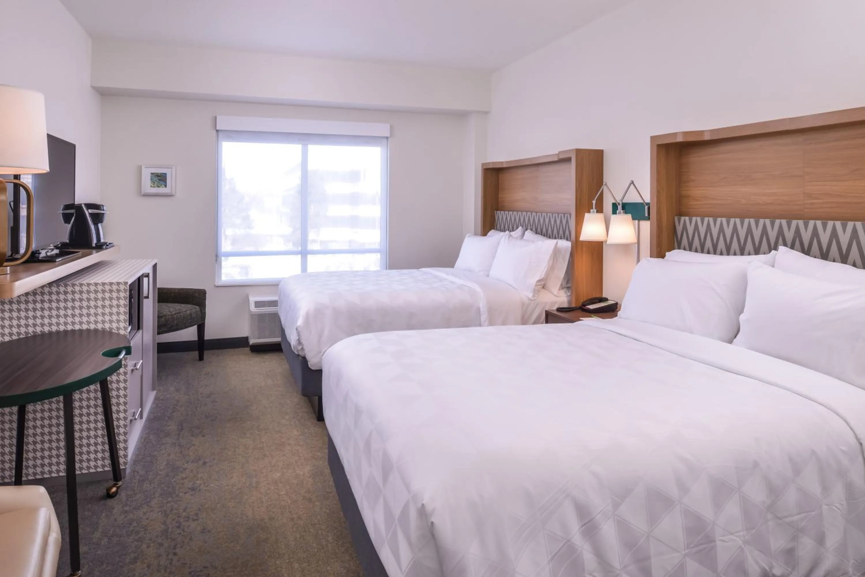 Bedroom, Bed in Holiday Inn Detroit Northwest - Livonia by IHG