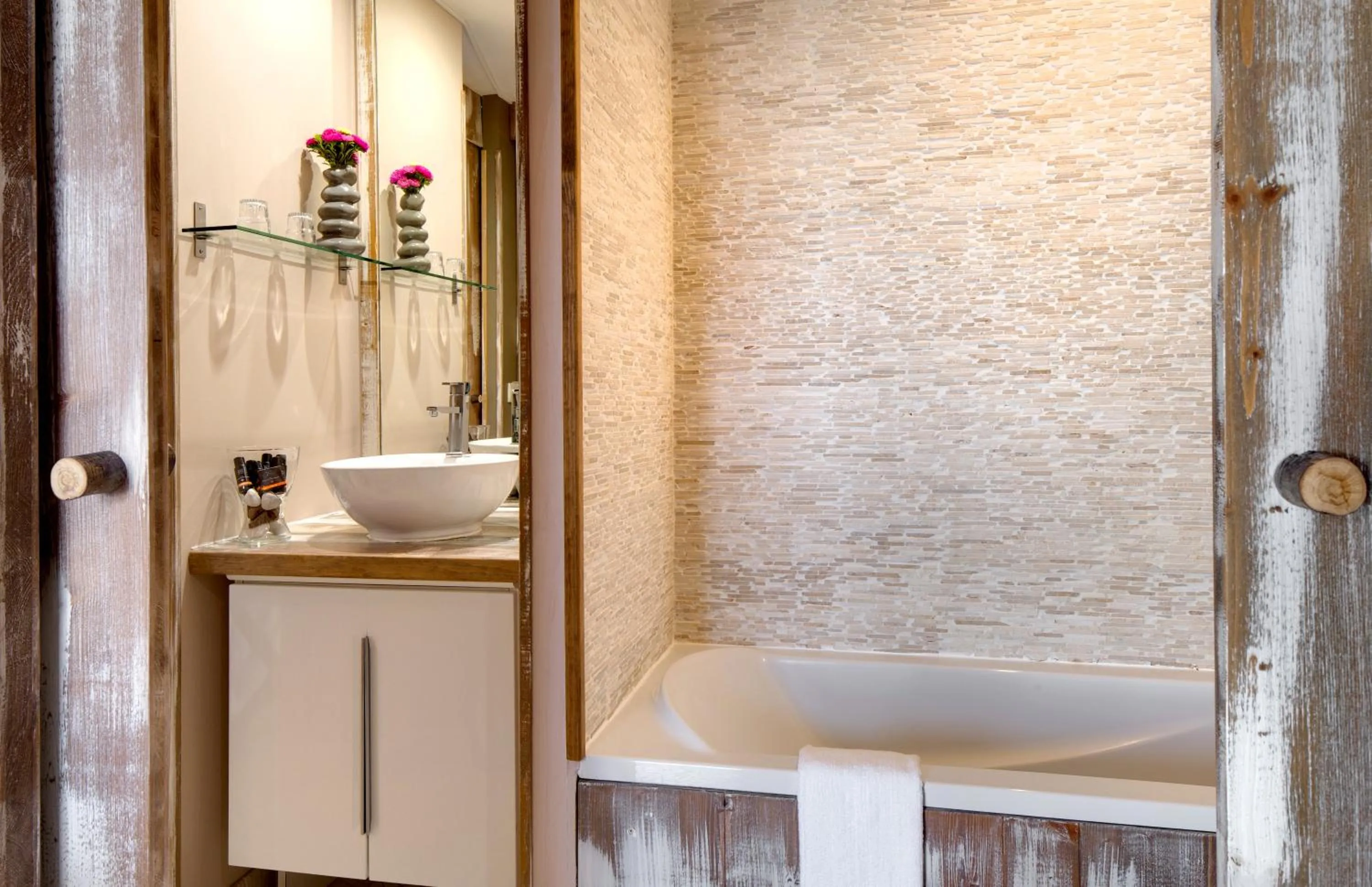 Bath in Vila De La Mar & Spa