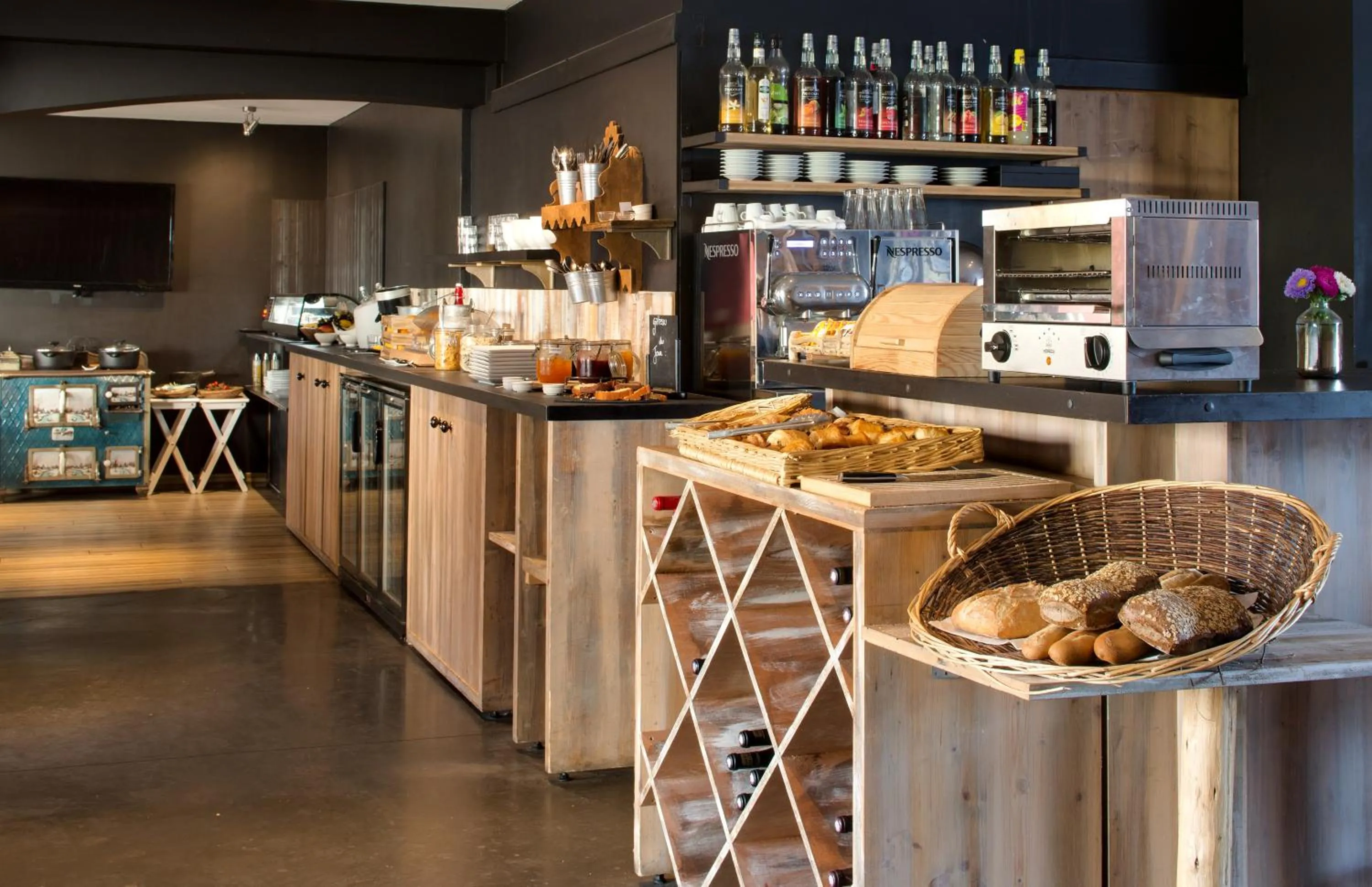 Buffet breakfast in Vila De La Mar & Spa