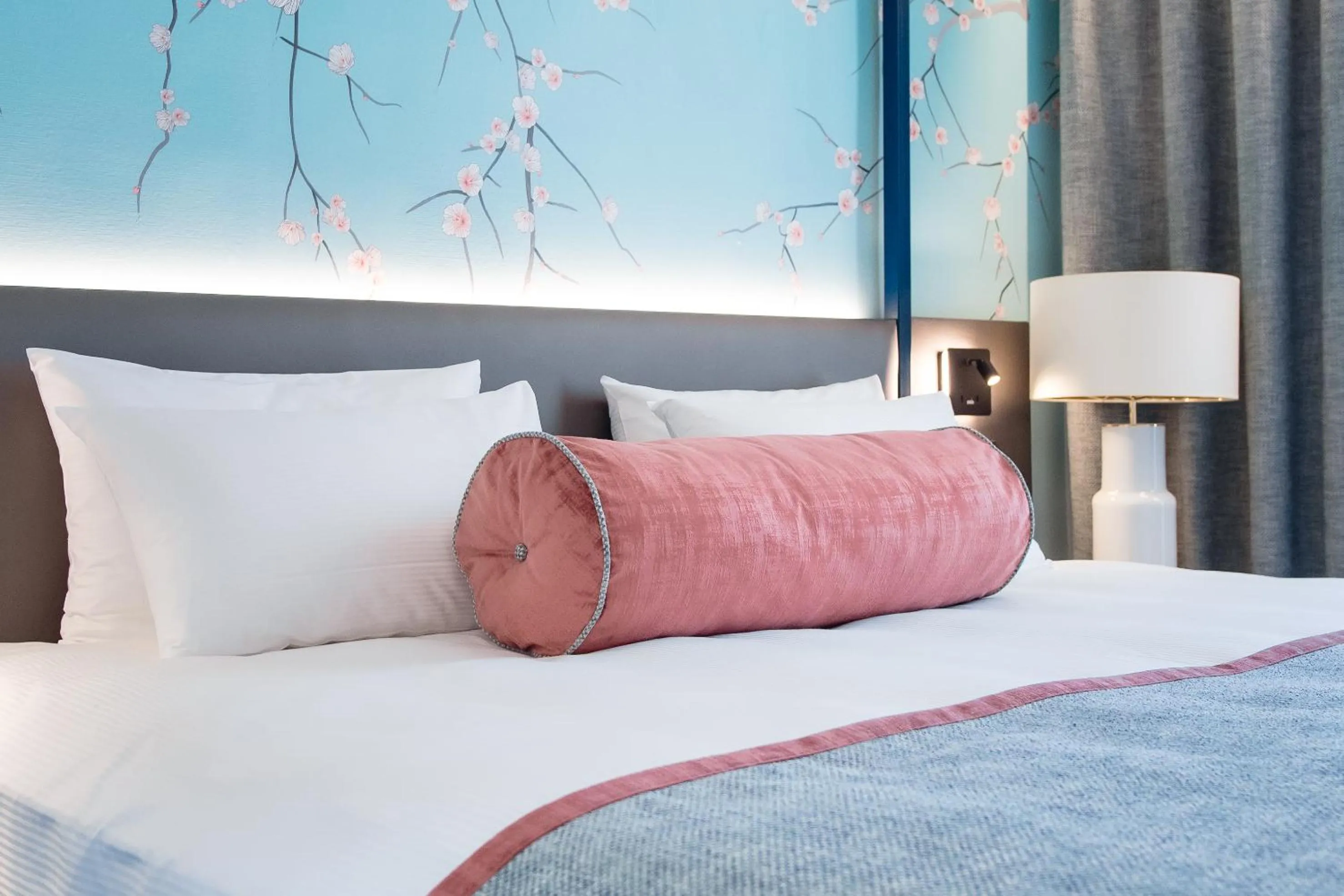 Bed in Hotel Bleu de Grenelle - Tour Eiffel