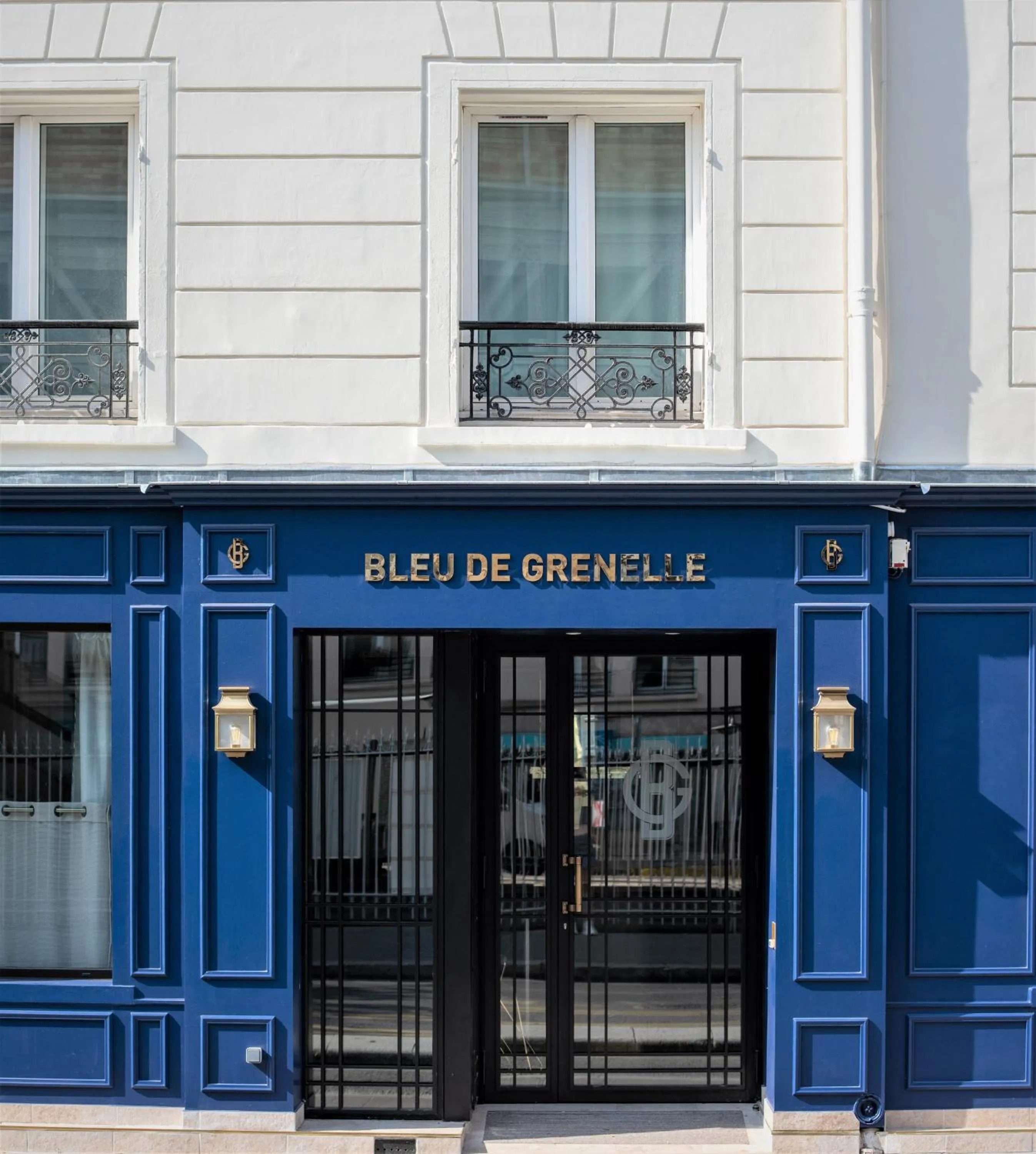 Facade/entrance in Hotel Bleu de Grenelle - Tour Eiffel