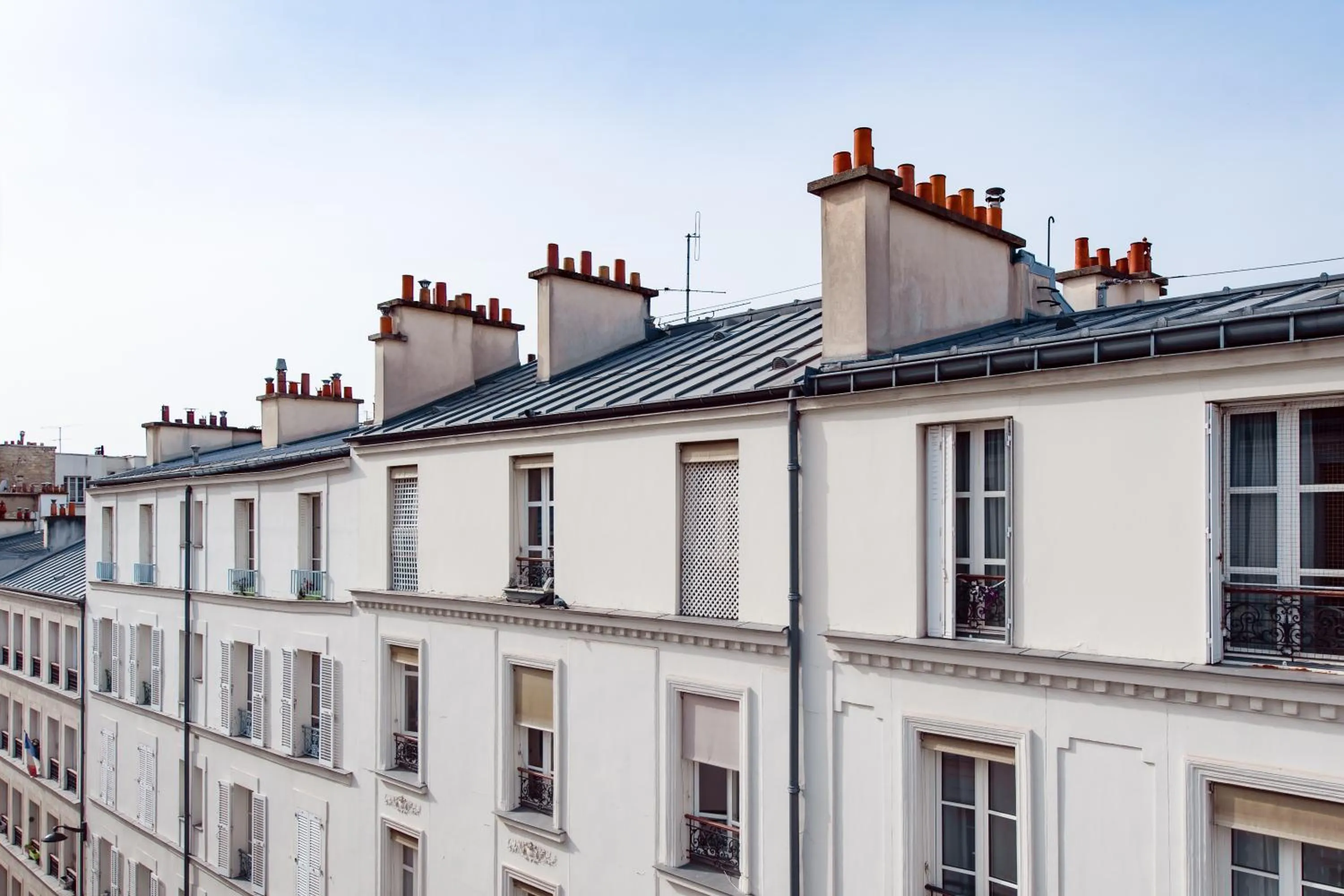 City view in Hotel Bleu de Grenelle - Tour Eiffel