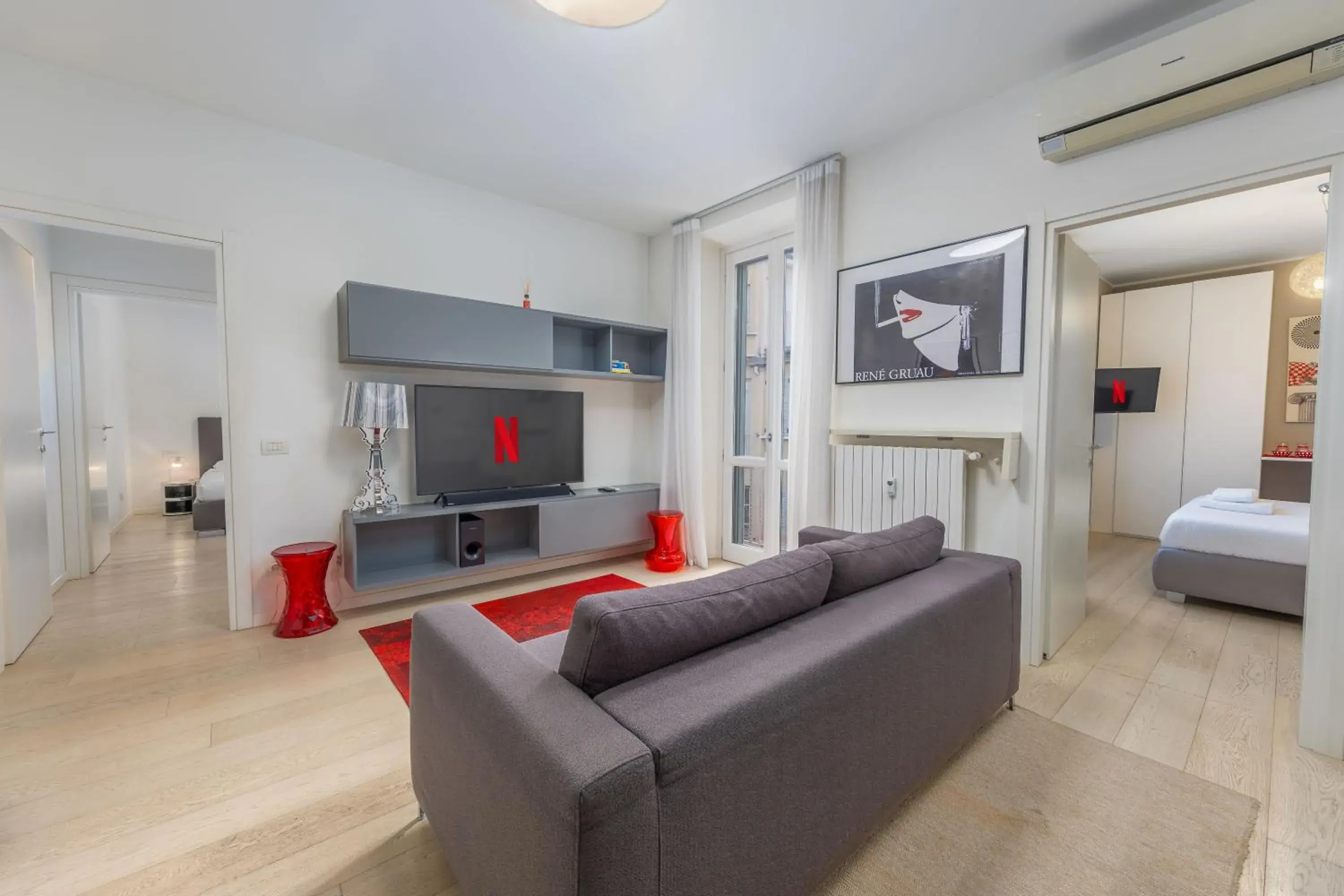 Two-Bedroom Apartment in Kramer House, in the fashion district! Two-Bedroom Apartment in Kramer House, in the fashion district!
